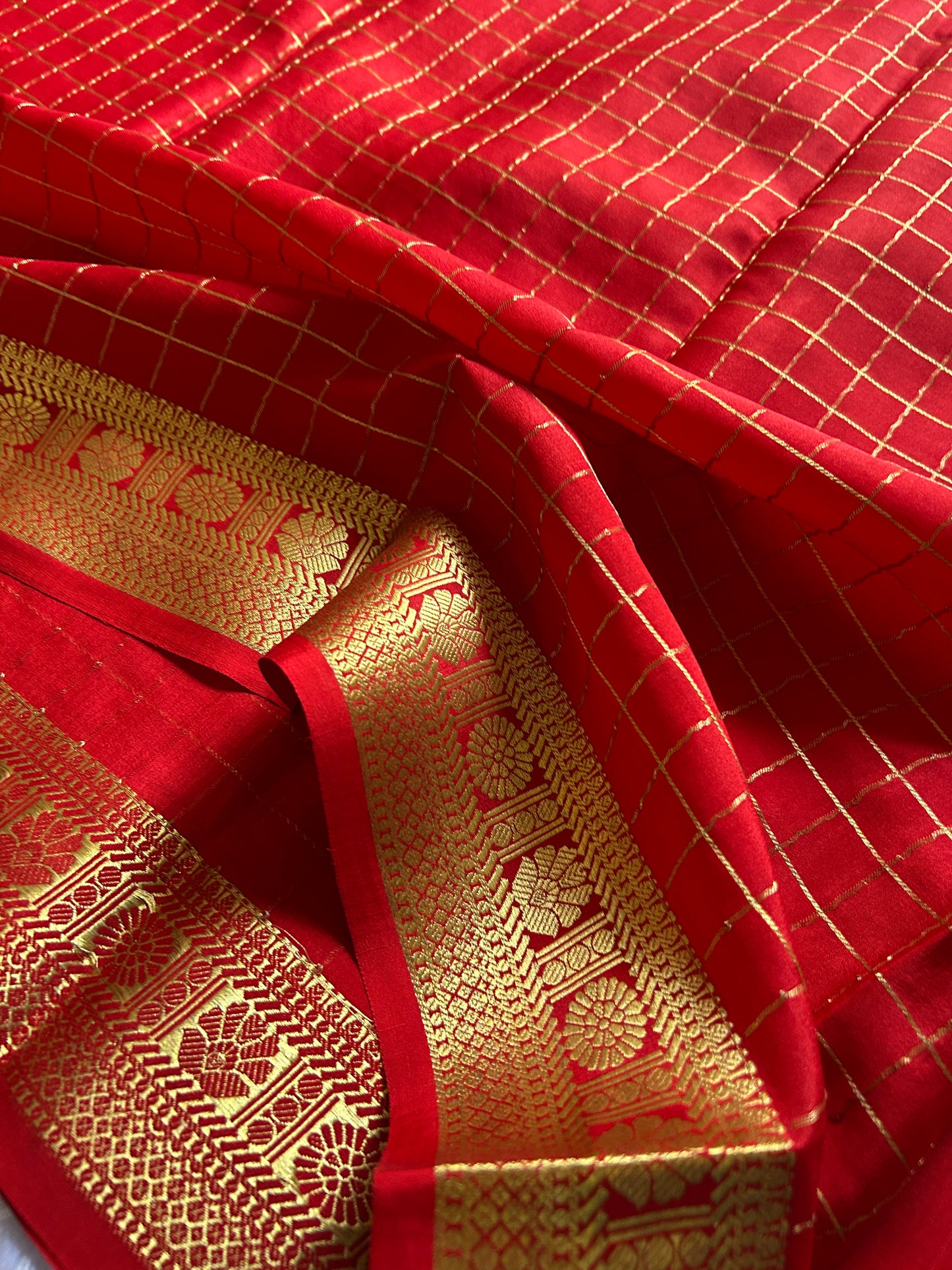 Chaya : Solid Red