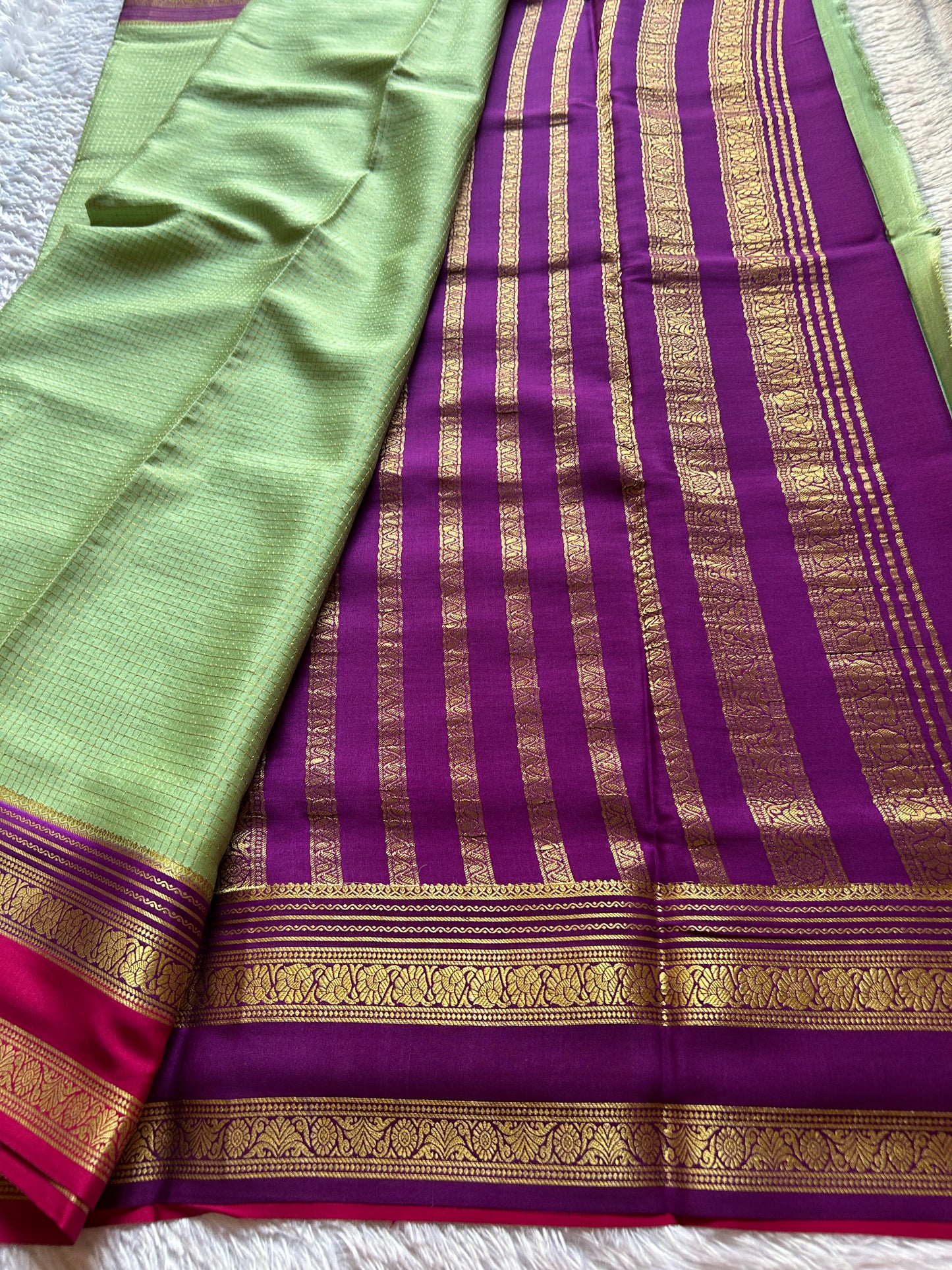 Gayatri (3D) : Light green-Purple-Pink