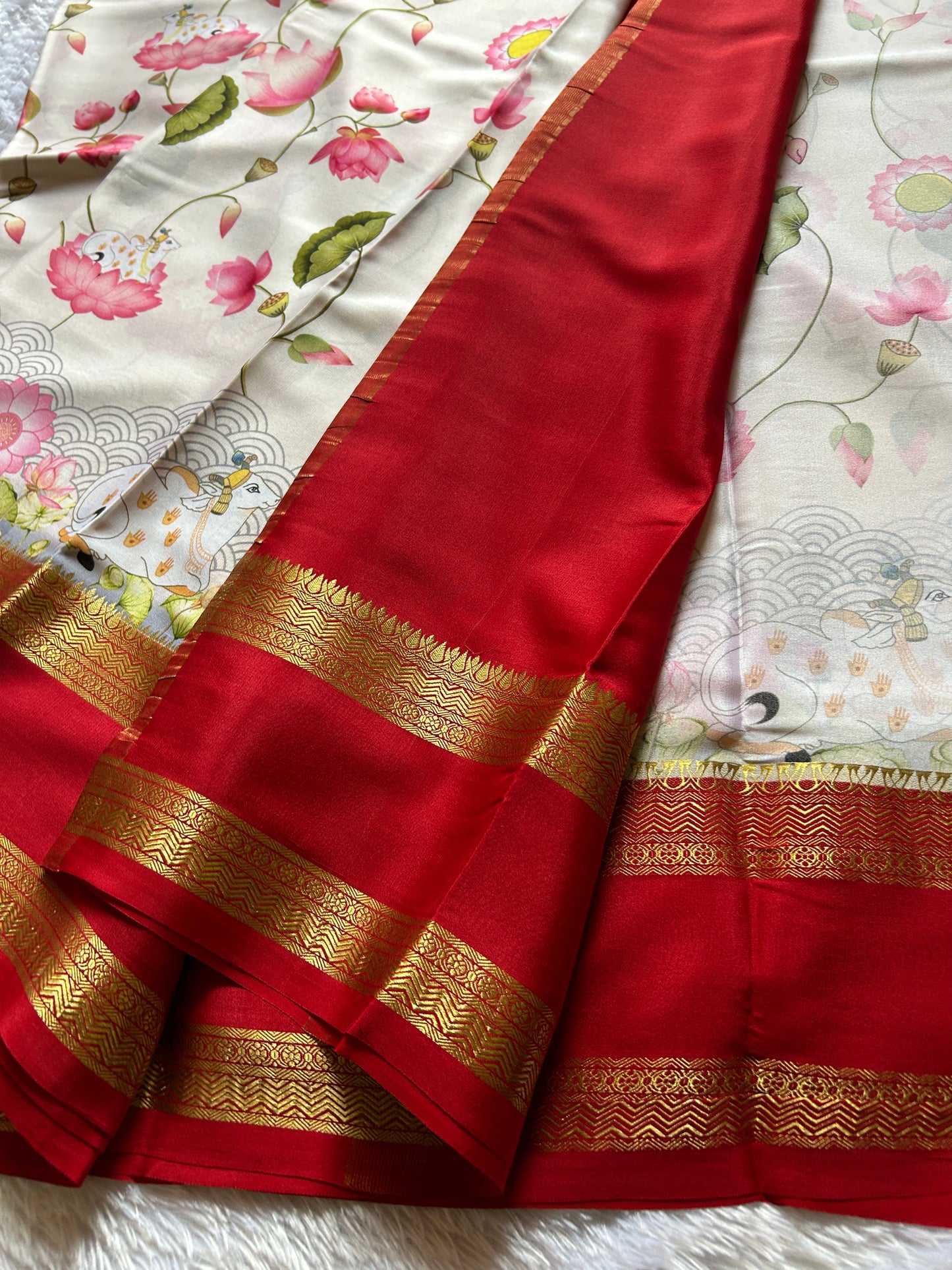 Kasturi : Beige - red