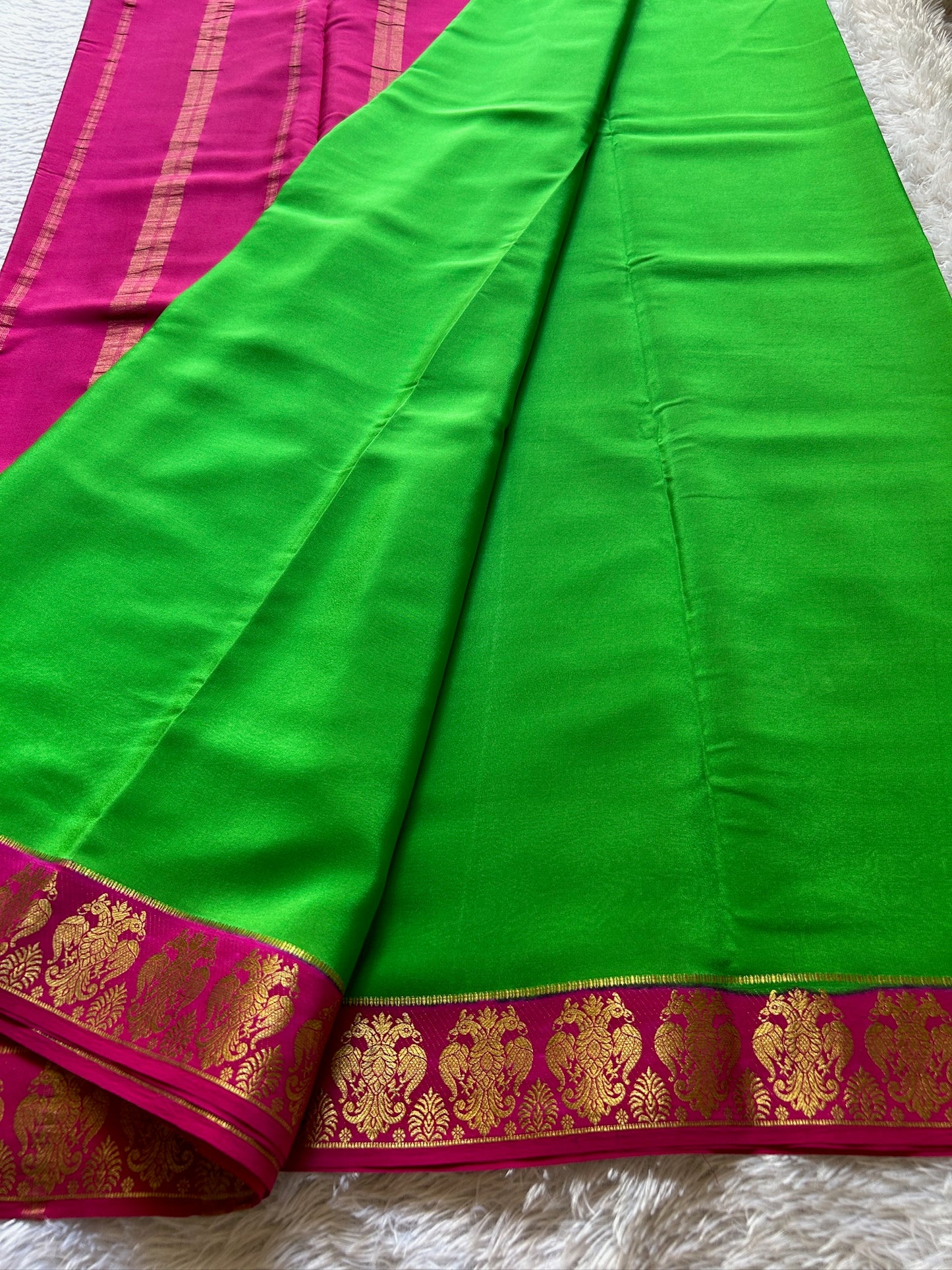 GandaBerunda (2D) : Parrot Green-Pink