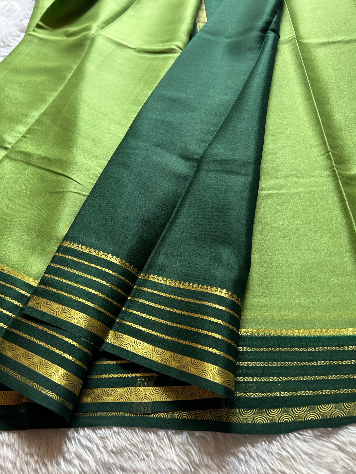 Rashmi (2D) : Pista green-dark green