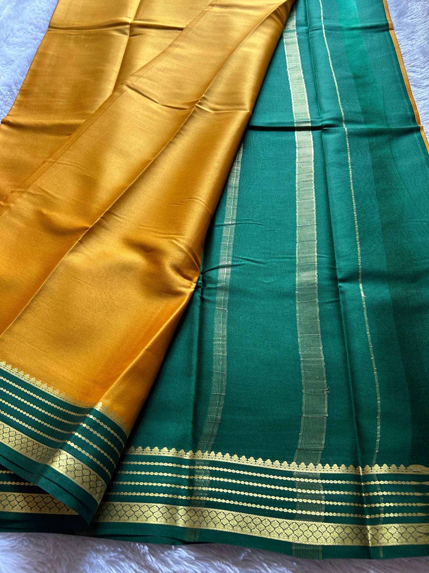 Lekhana (2D) : Golden yellow-green