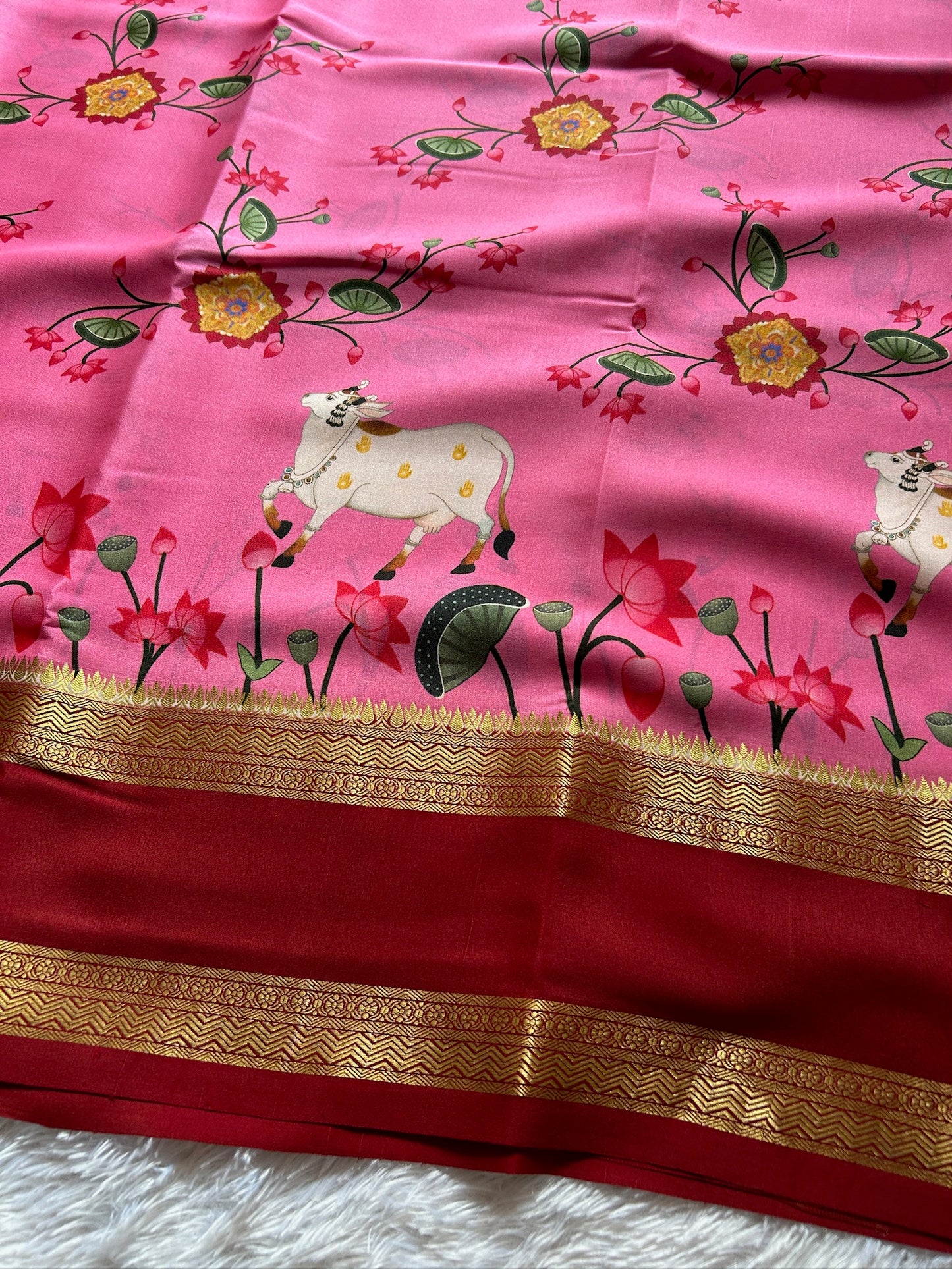 Kasturi : hot pink-dark red