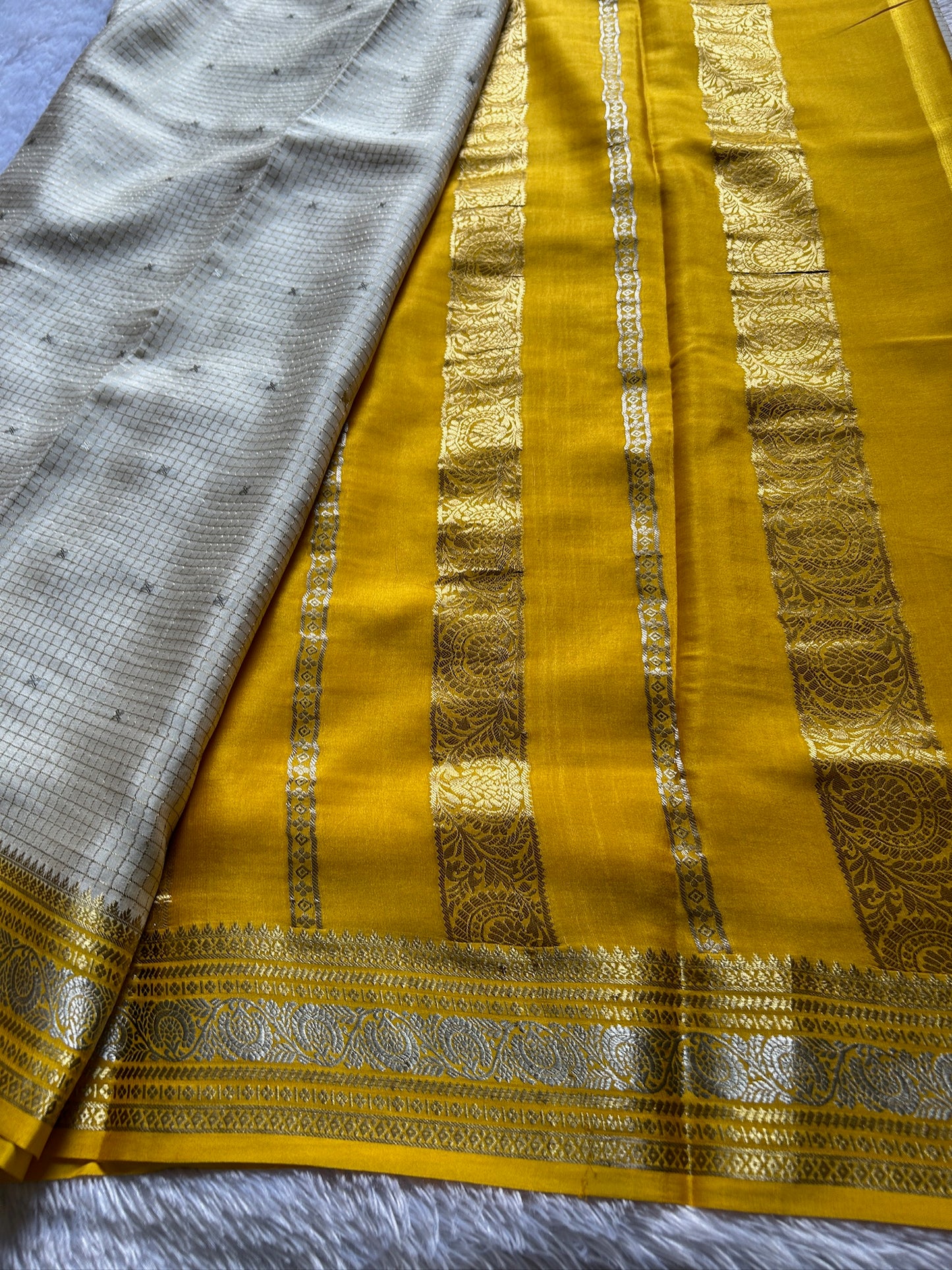 Haasini (2D) : Off White-Yellow