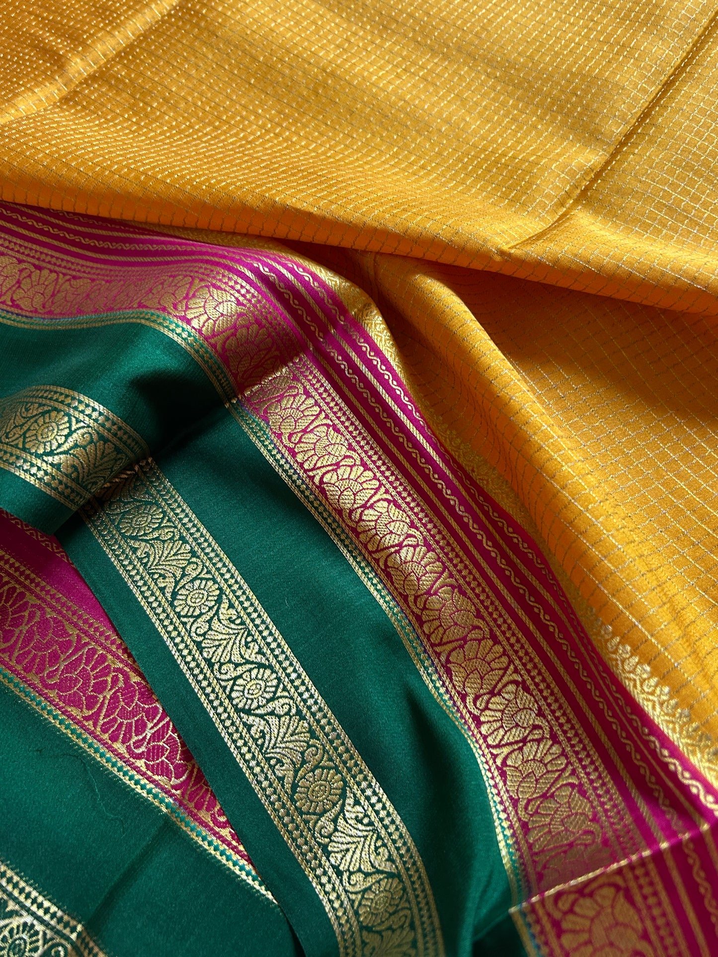 Gayatri (3D) : Yellow-pink-green