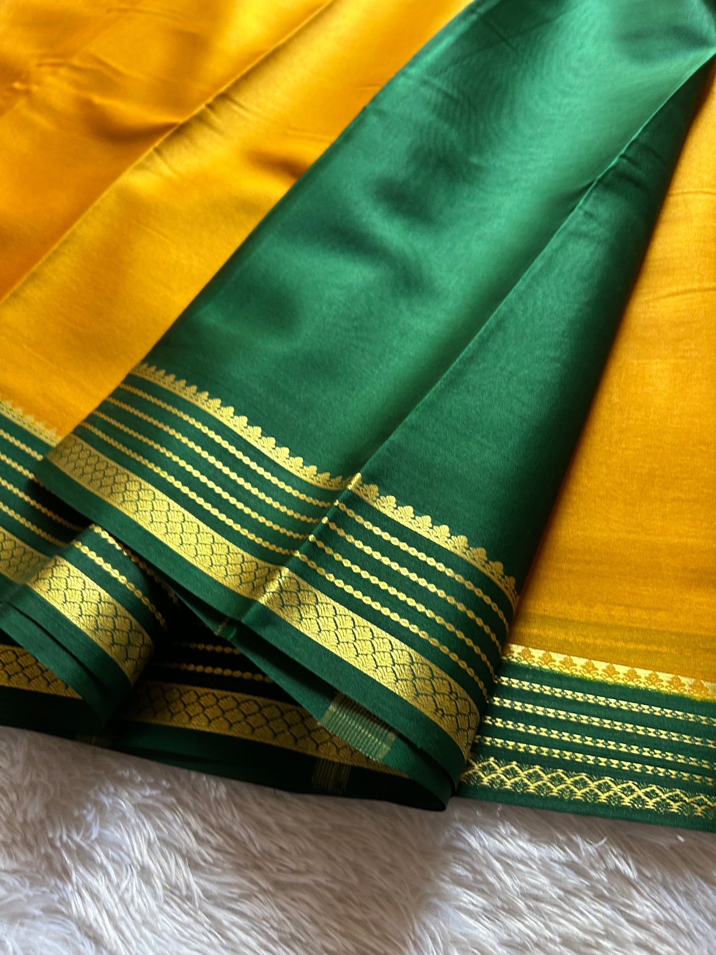 Lekhana (2D) : Golden yellow-green