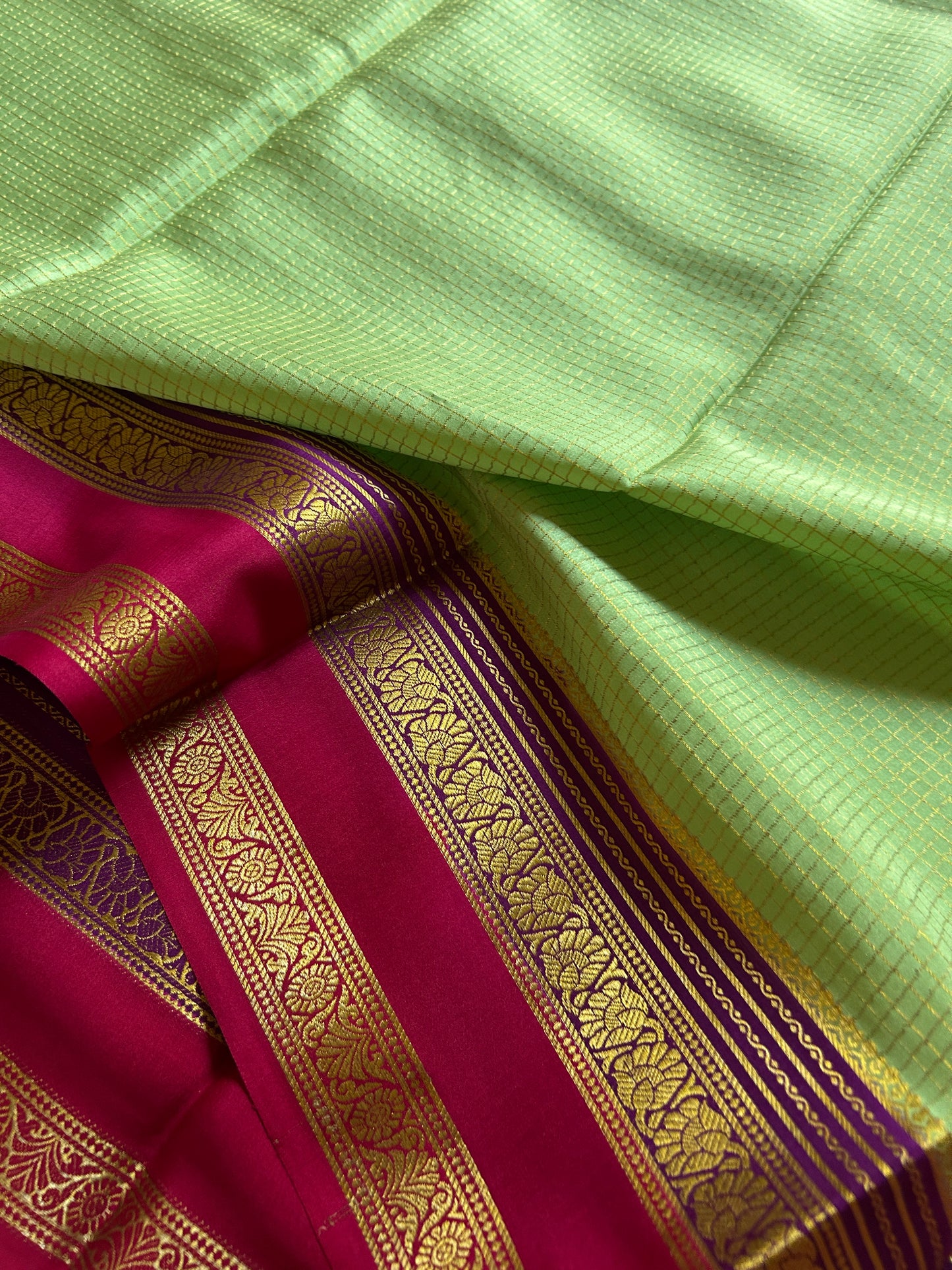 Gayatri (3D) : Light green-Purple-Pink