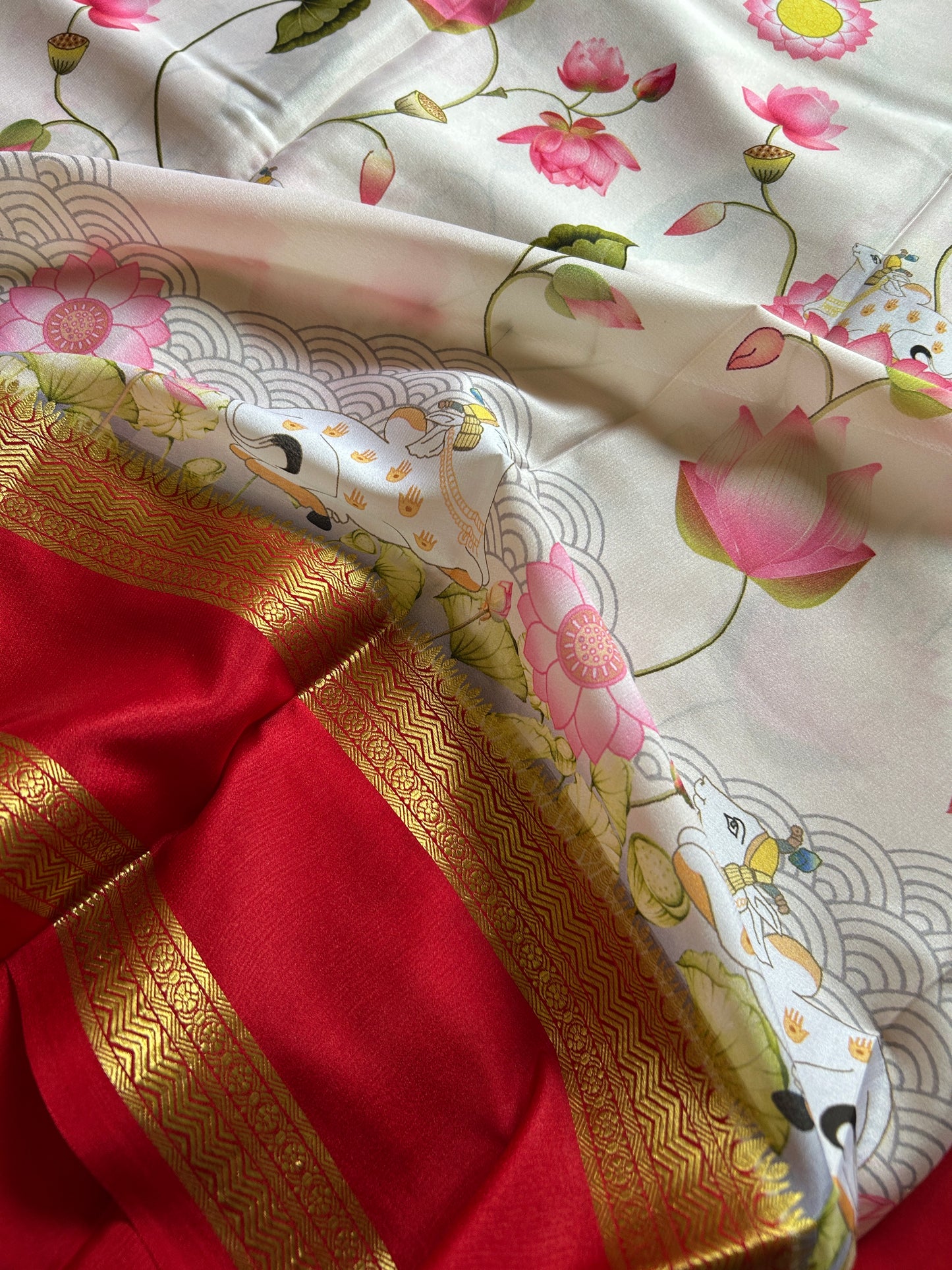 Kasturi : Beige - red