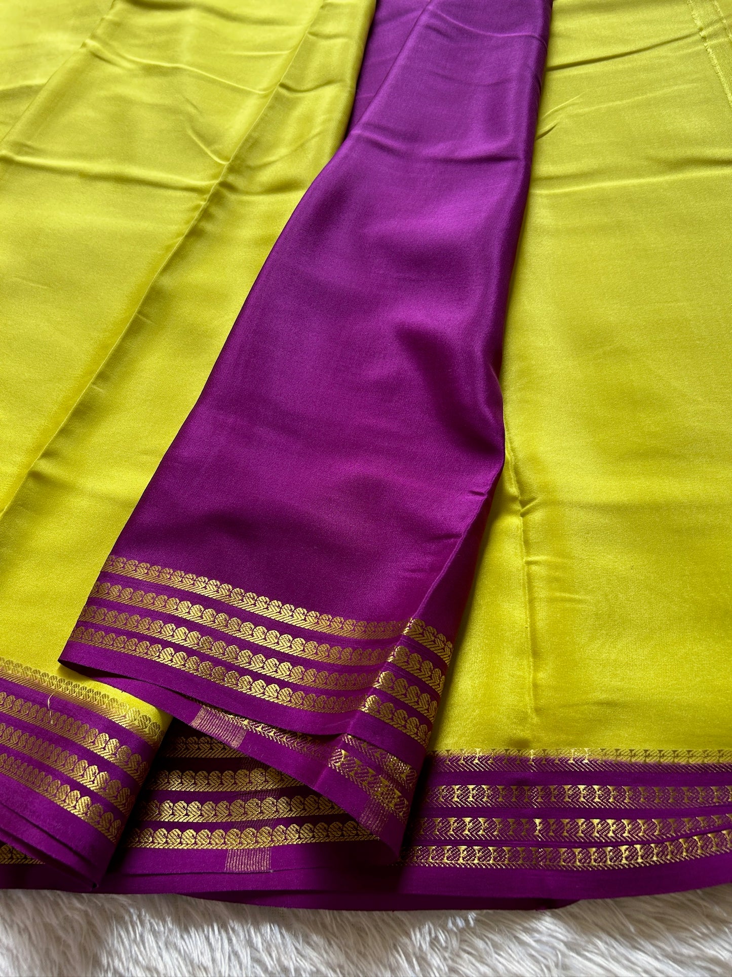 Aragini (2D) : lime yellow-magenta