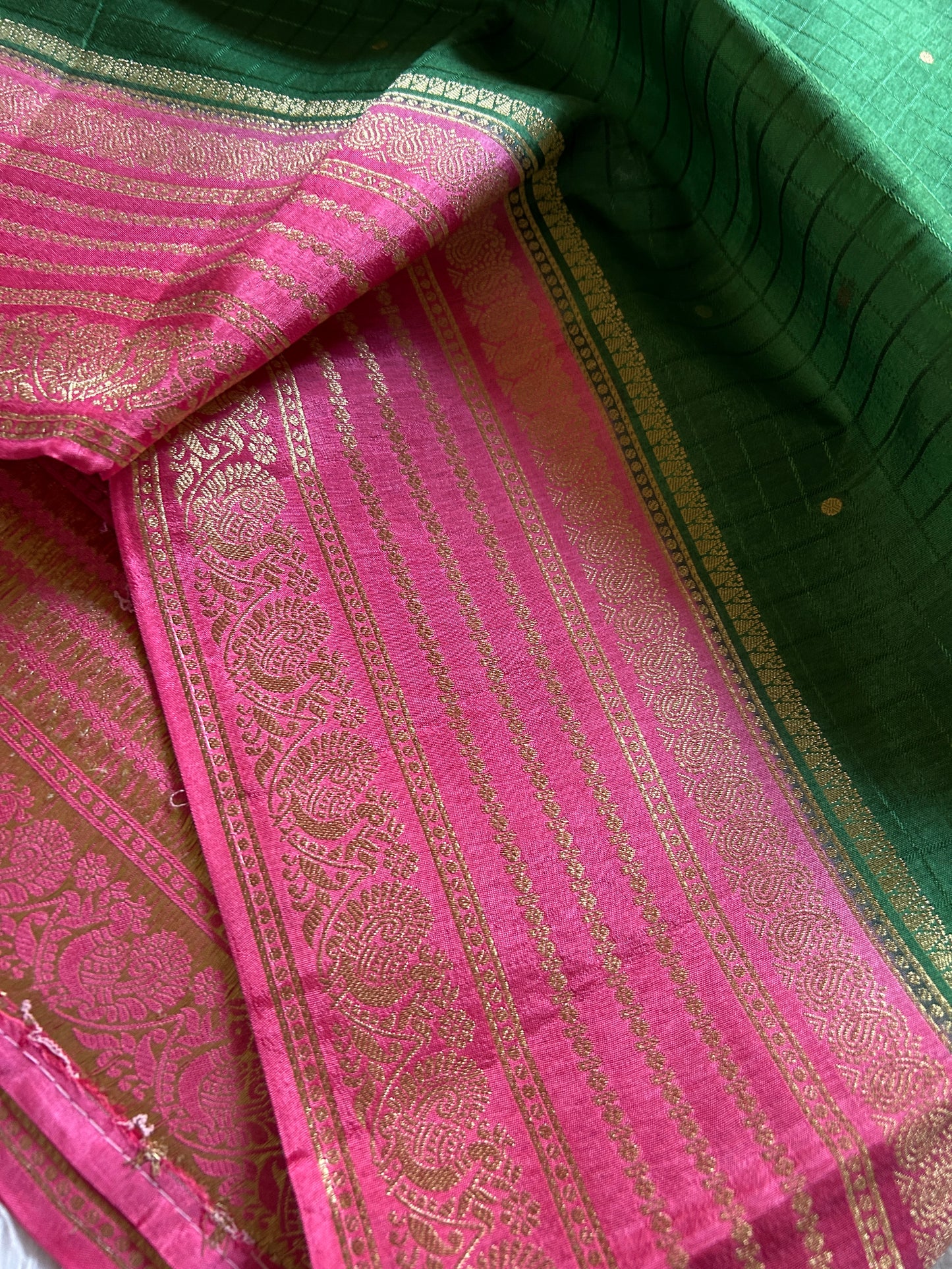 Semi Soft Silk (2D) : Bottle green-pink