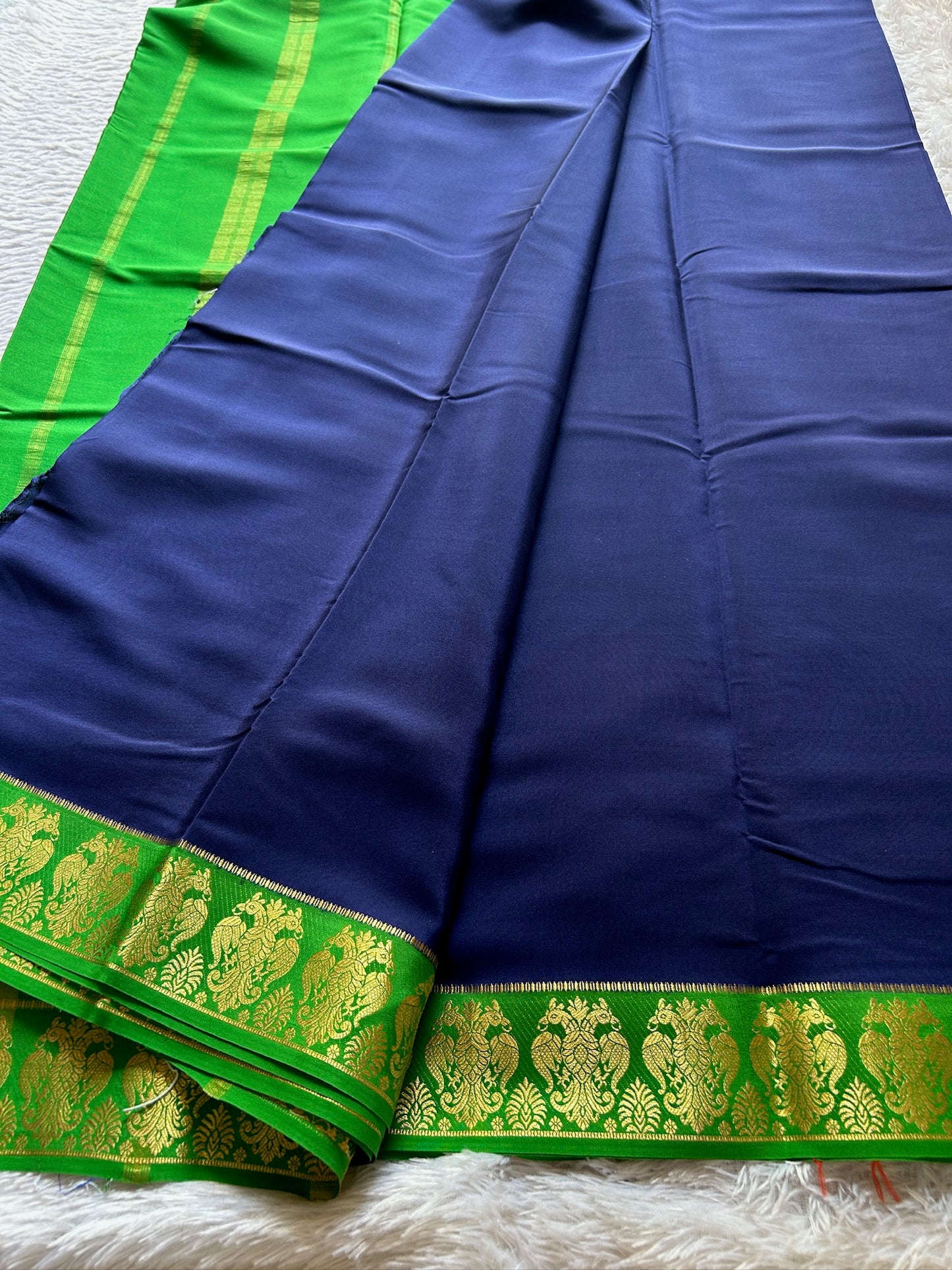 GandaBerunda (2D) : Dark Blue- Leaf Green
