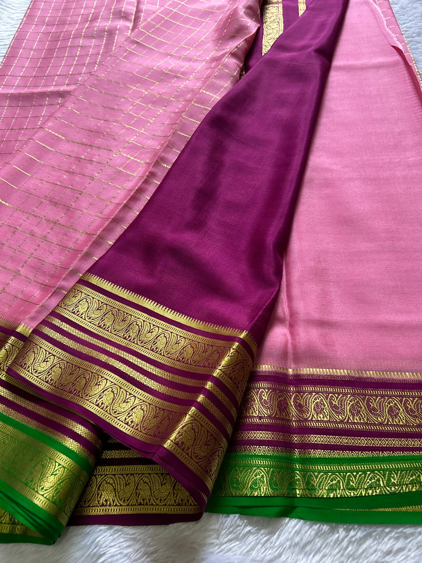 Tulasi (3D) : Light pink-magenta-green