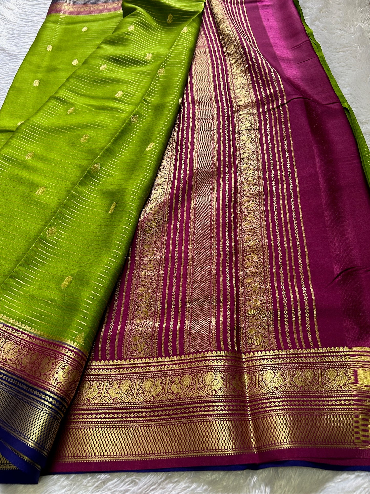 Amulya (3D) : Mehendi green-magenta-navy blue