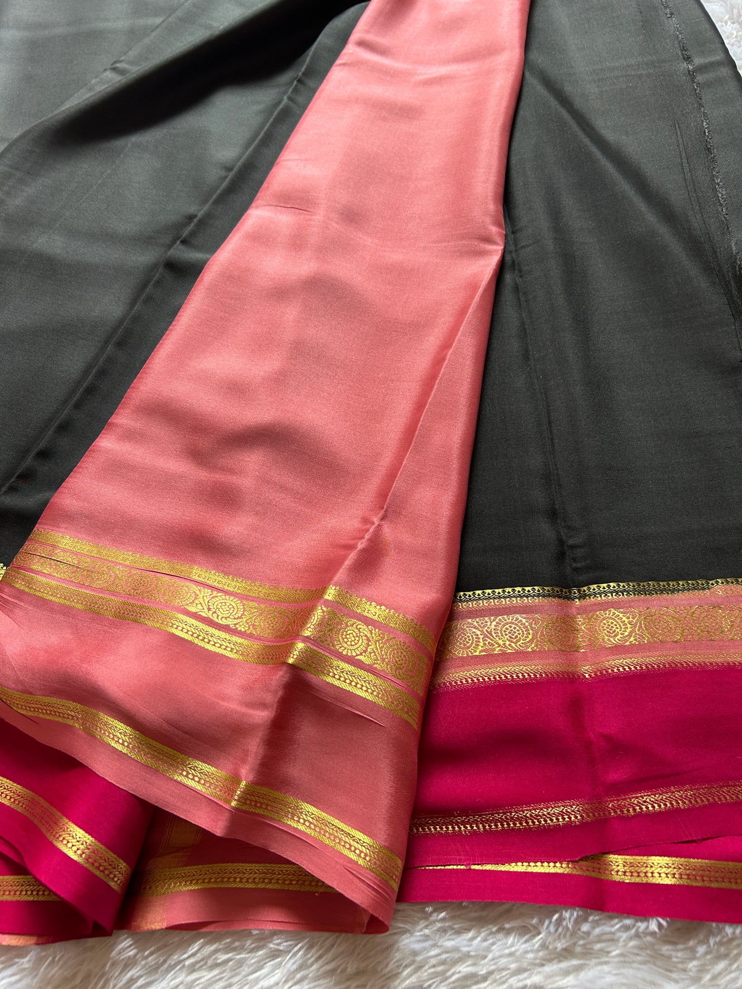 Tara (3D) : black-light pink-dark pink