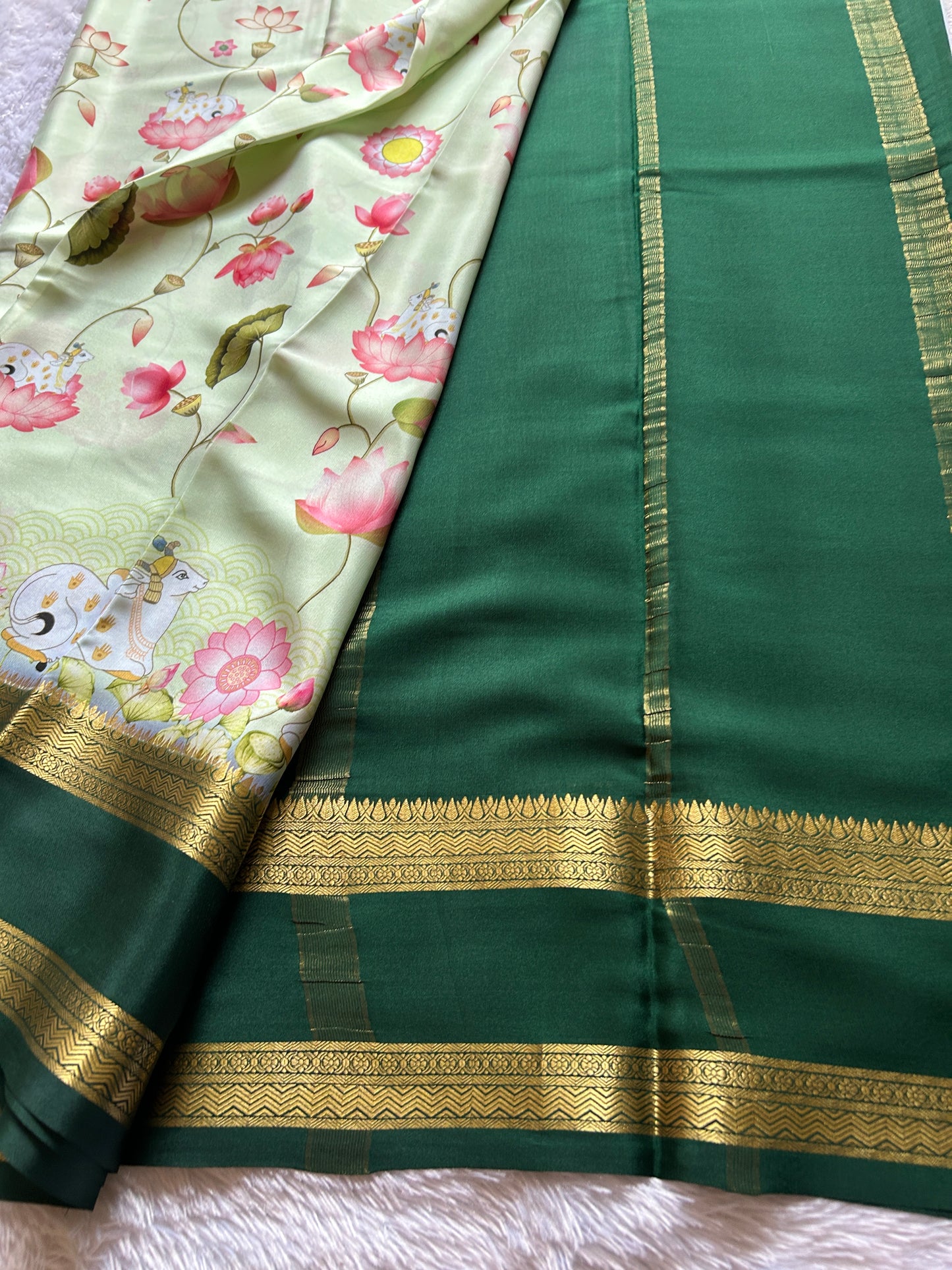 Kasturi : Light Green-dark Green