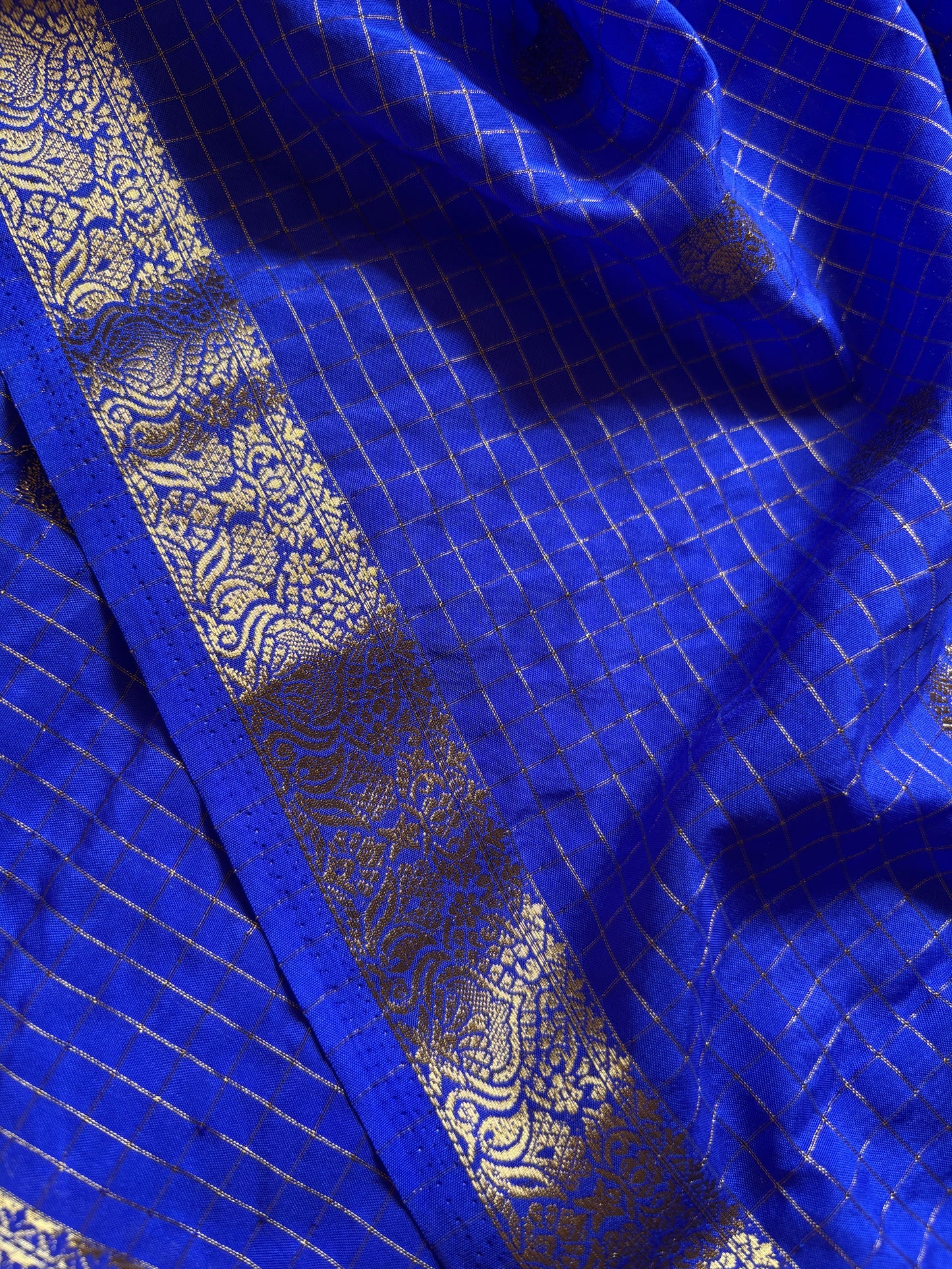 SS103 : Solid Royal blue
