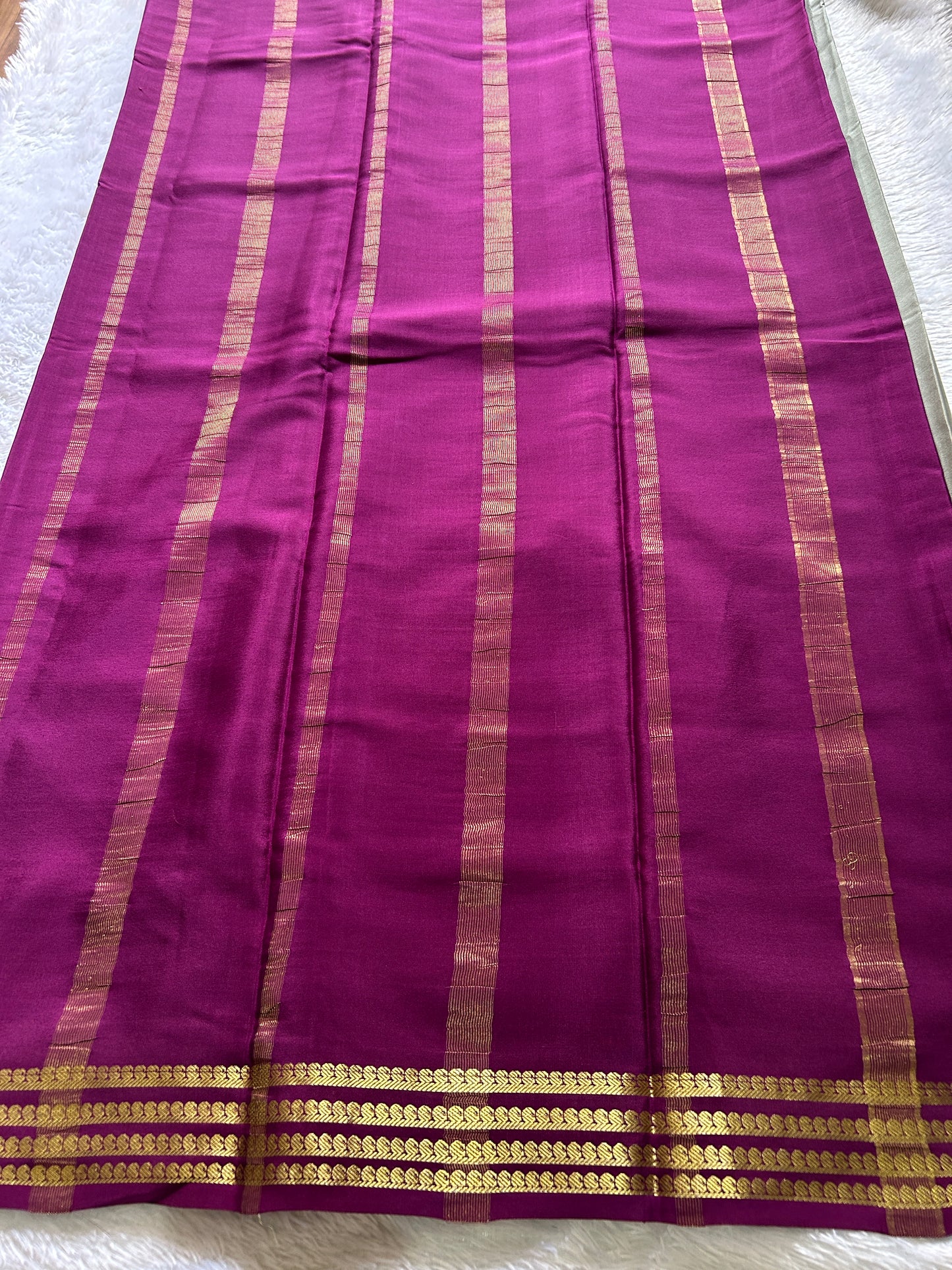 Aragini (2D) : Grey-magenta