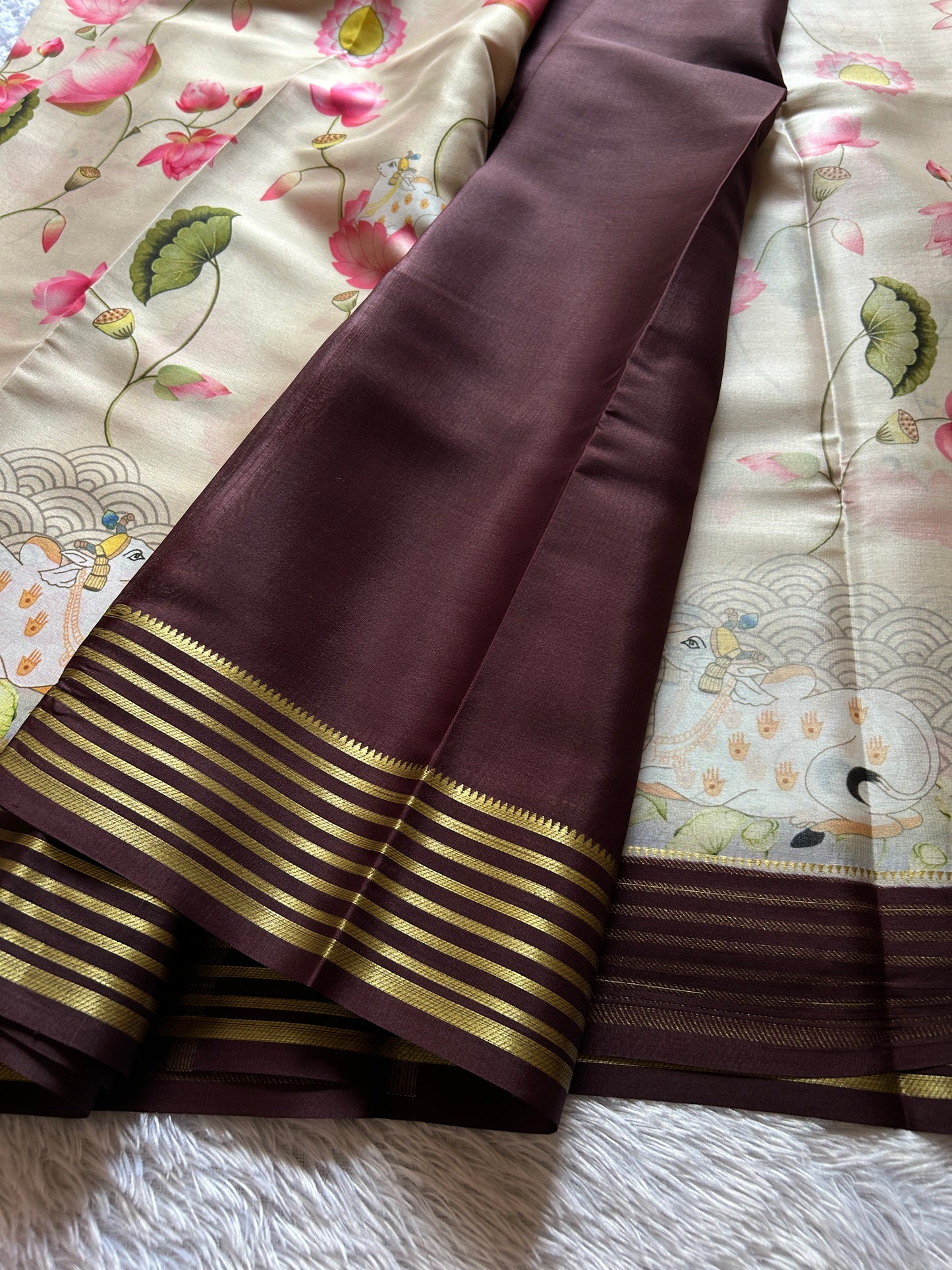 Kamala (2D) : Light beige-chocolate brown