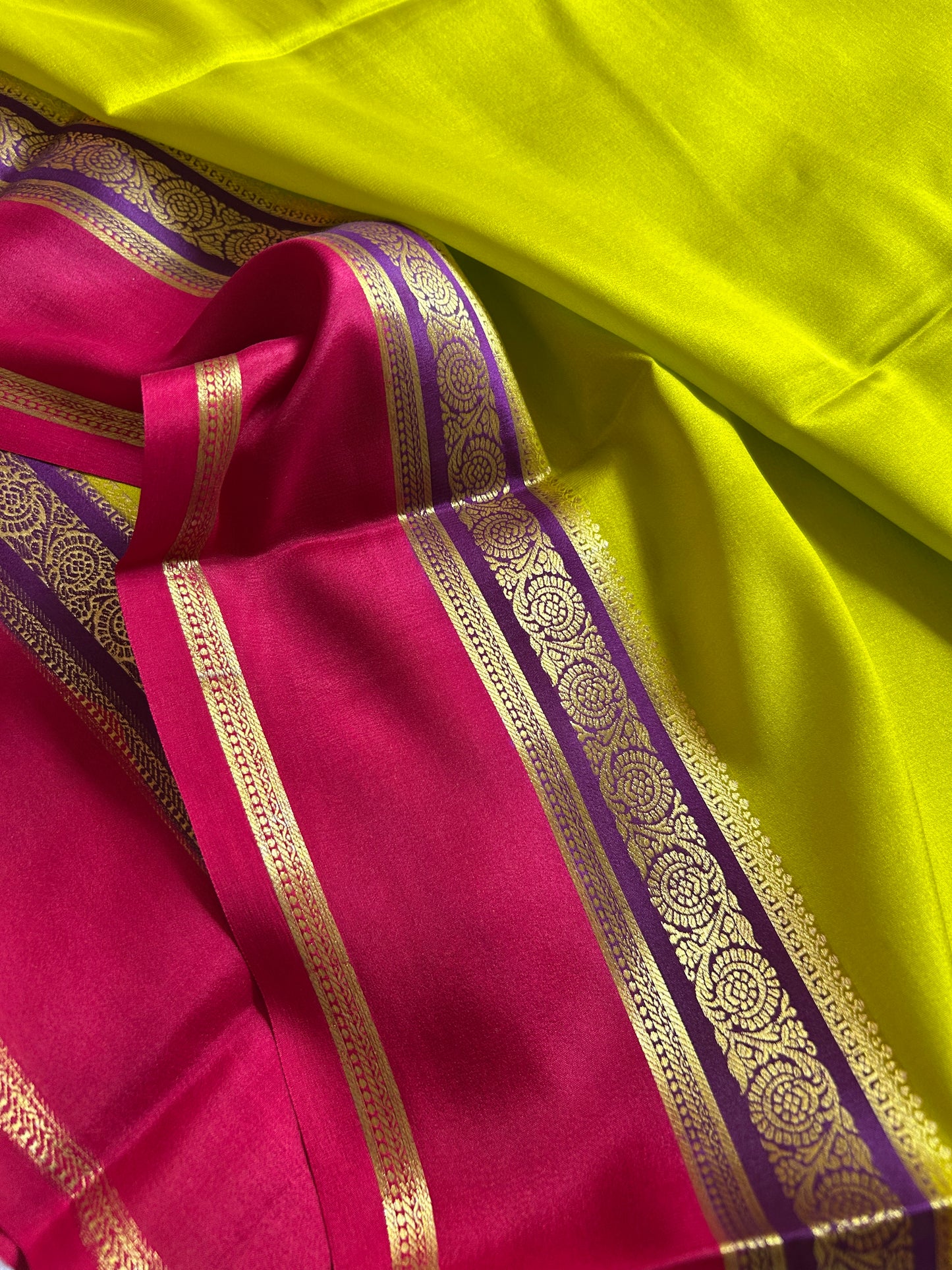 Tara (3D) : Lime green-magenta-pink