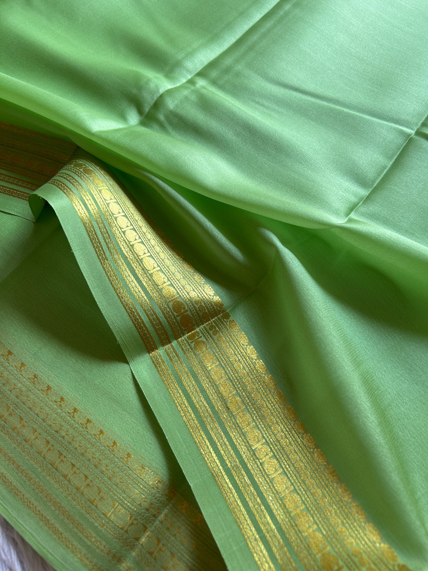 Swara : Solid Light green