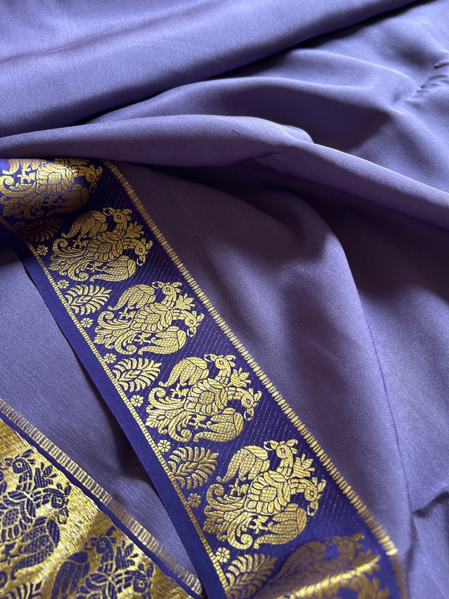 GandaBerunda (2D) : Lavendar-Navy blue