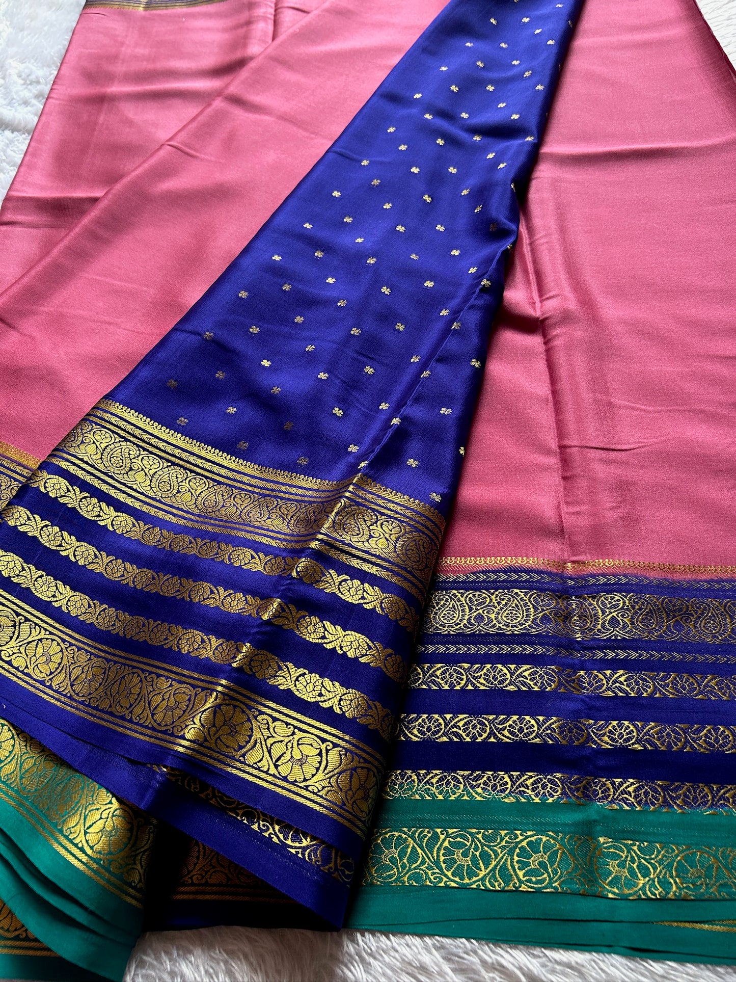 Bindu (3D) : Light Pink-navy blue-Teal