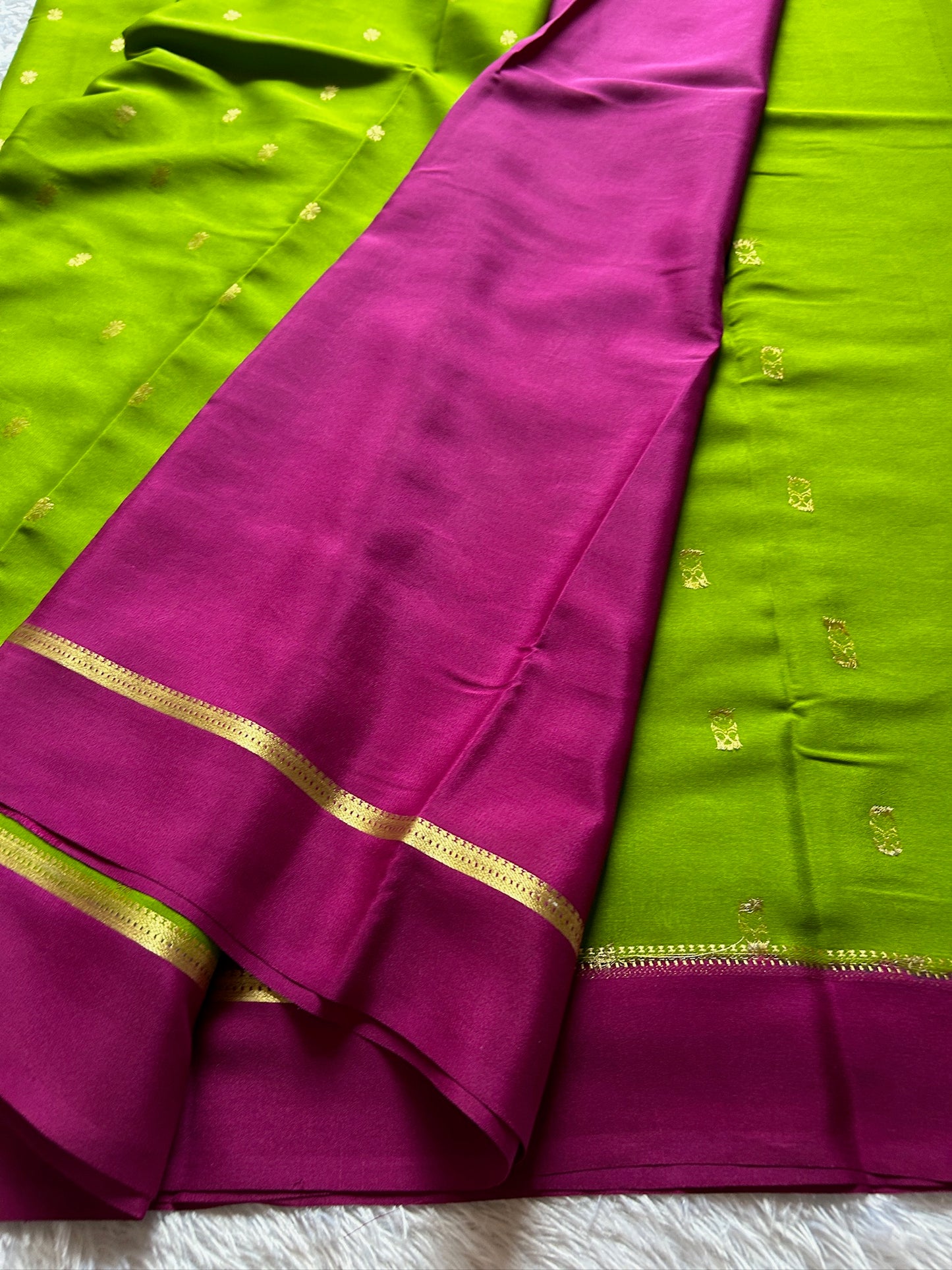 Sahana (2D) : Mehendi Green-Magenta