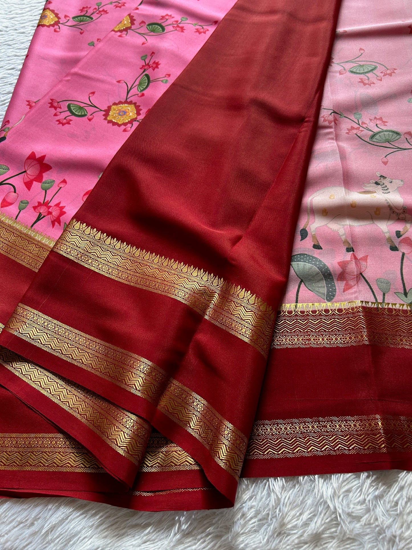 Kasturi : hot pink-dark red