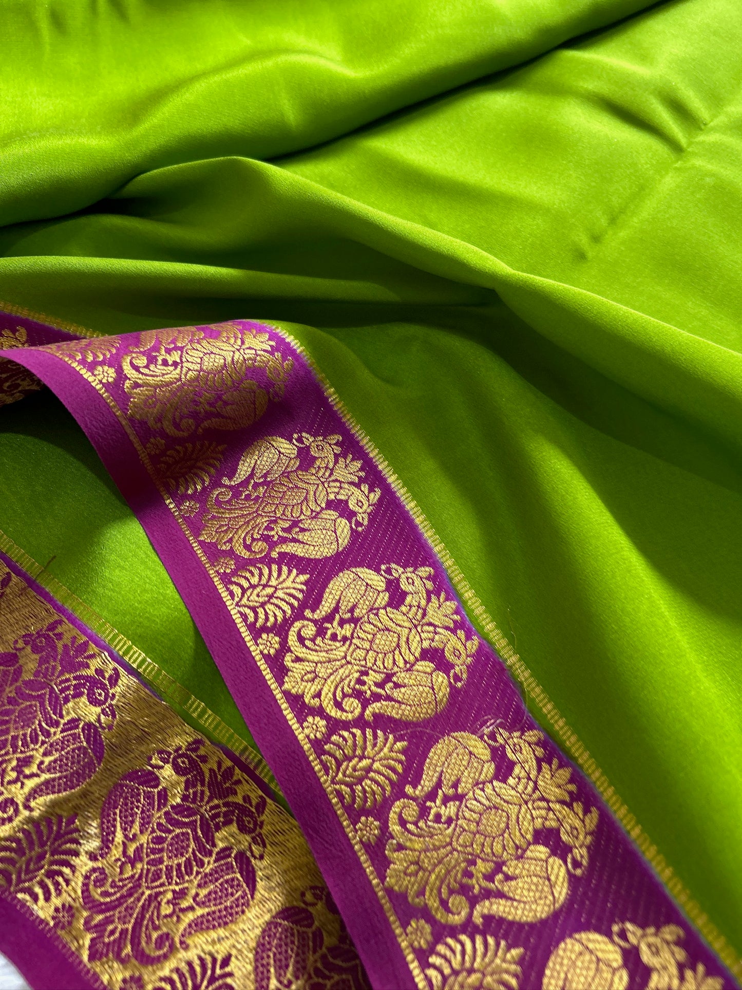 GandaBerunda (2D) : Mehendi green-magenta
