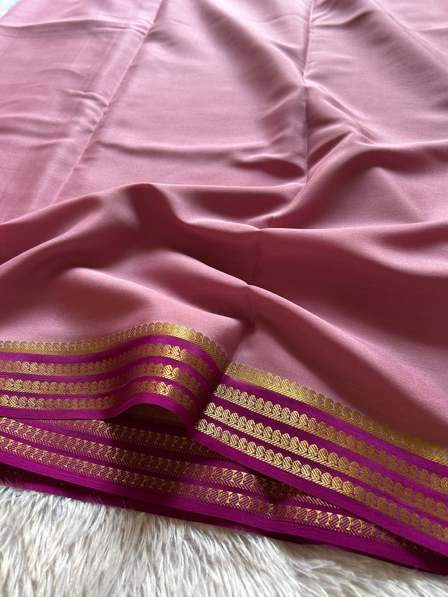 Aragini (2D) : Light onion pink-dark magenta