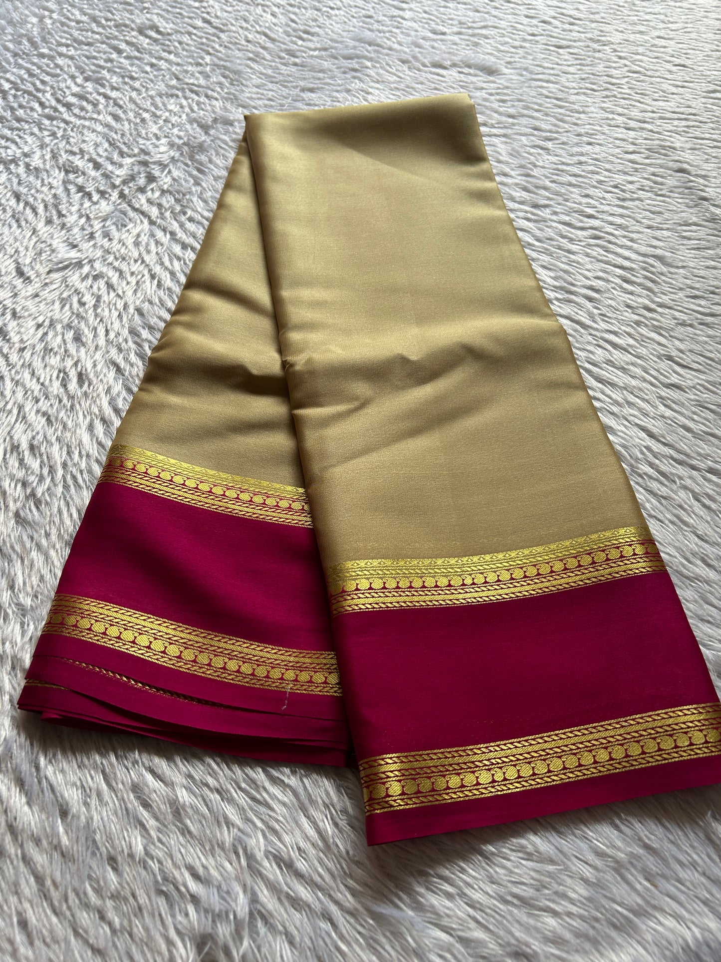 Malathi (2D) : Beige-Pink