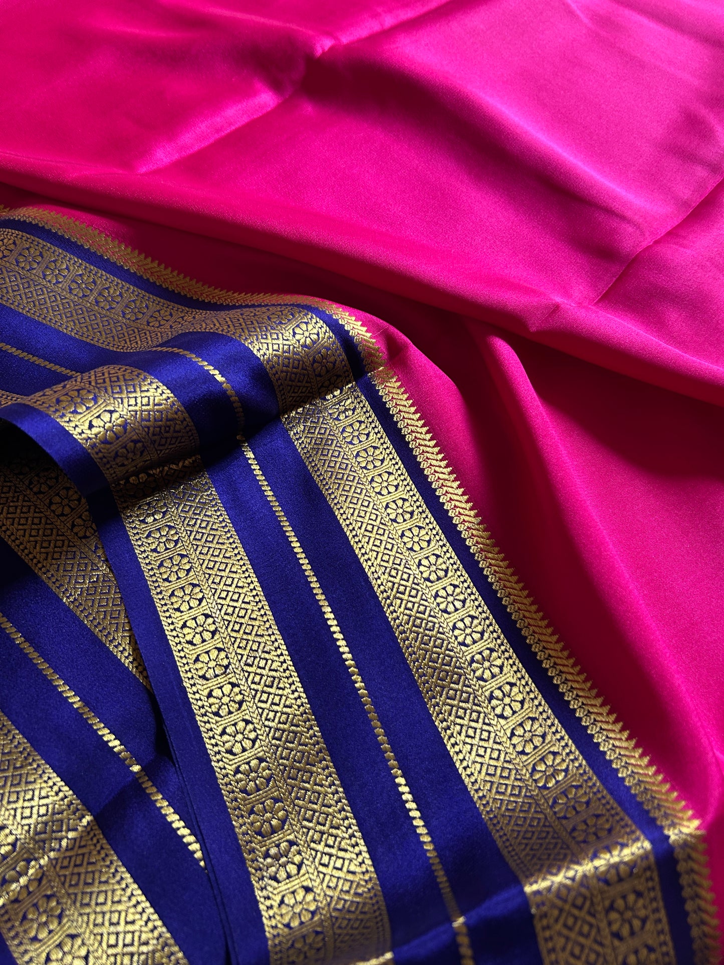Raagini (2D) : Pink-navy blue