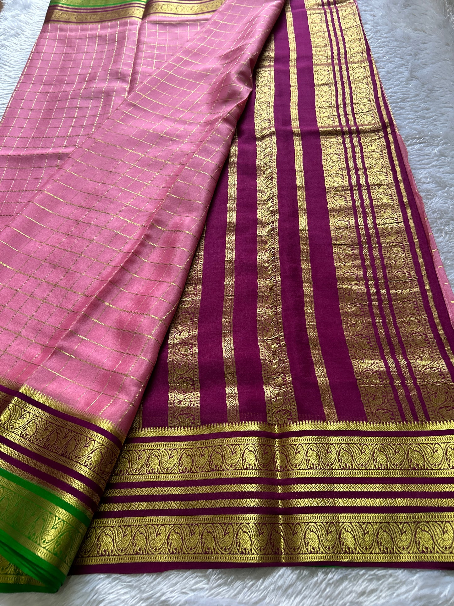 Tulasi (3D) : Light pink-magenta-green