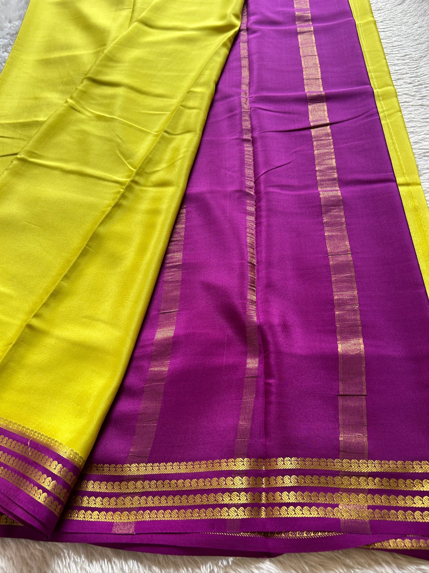 Aragini (2D) : lime yellow-magenta