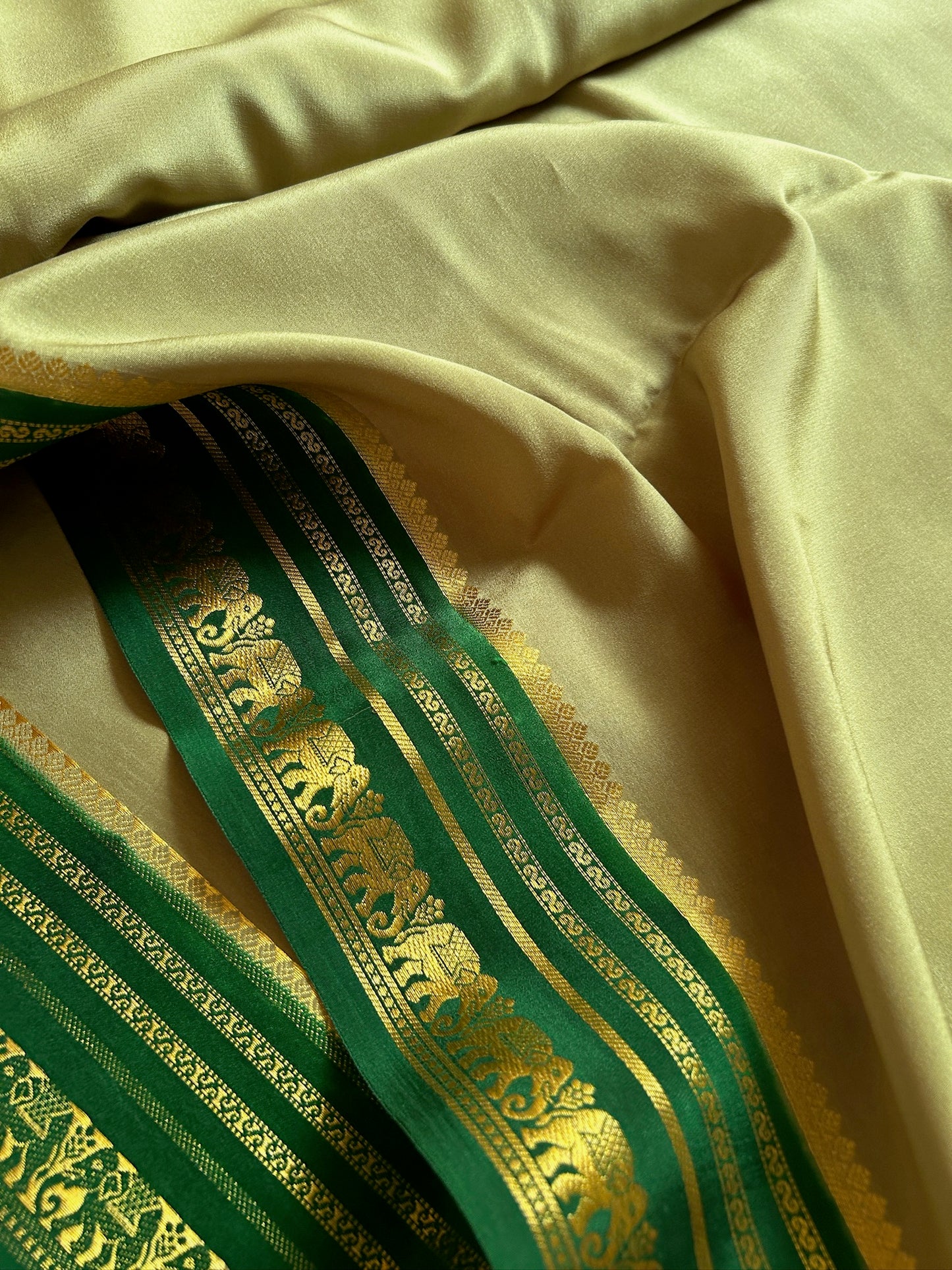 Eshwari (2D) : Sage Green-Dark green