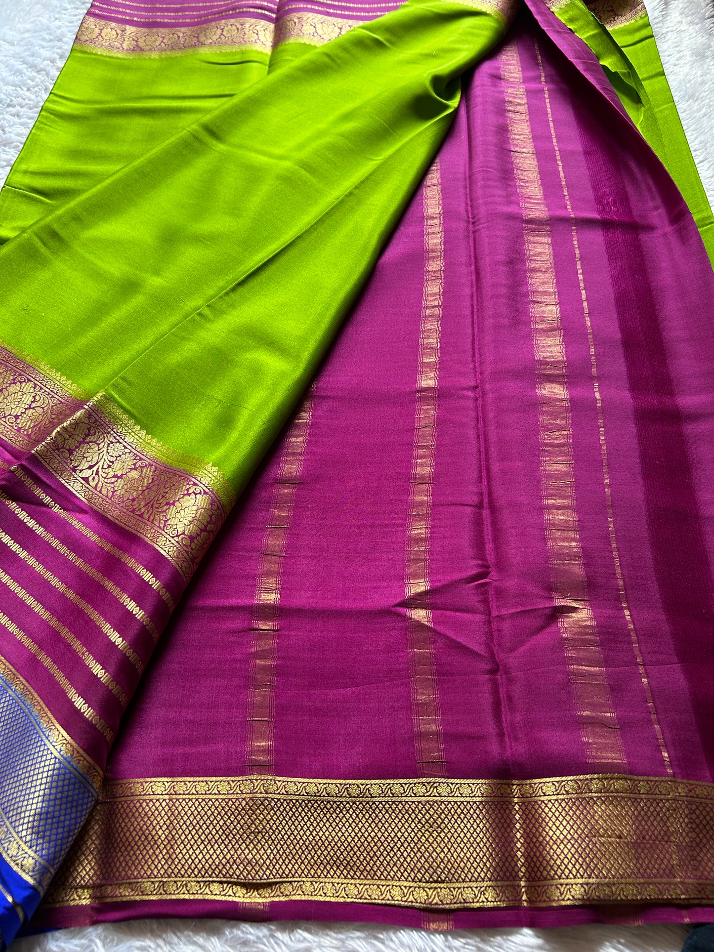 Sindhu (3D) : Mehendi green-magenta-blue