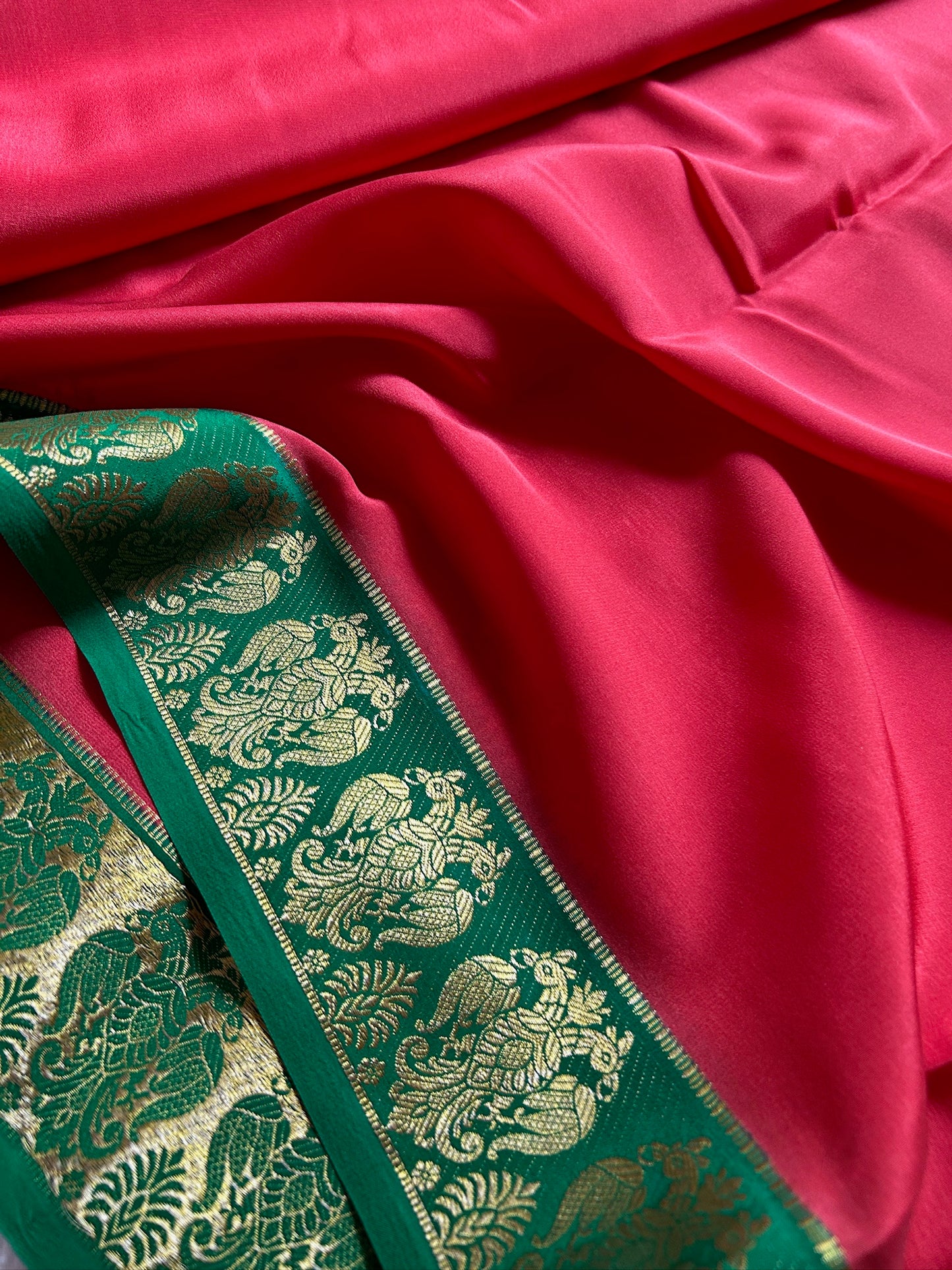 GandaBerunda (2D) : Hot pink-Green