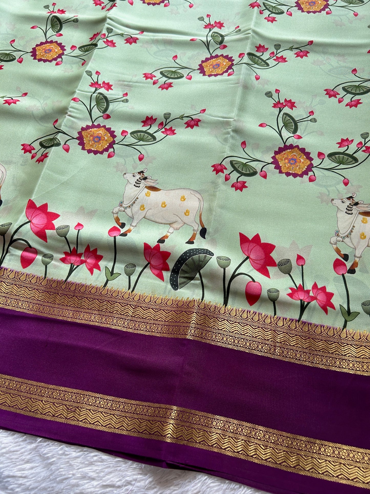 Kasturi : Pista green-Dark magenta