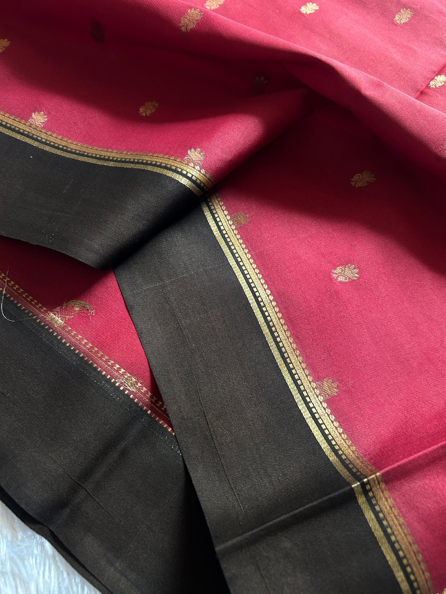 Sahana (2D) : Dark maroon-Black