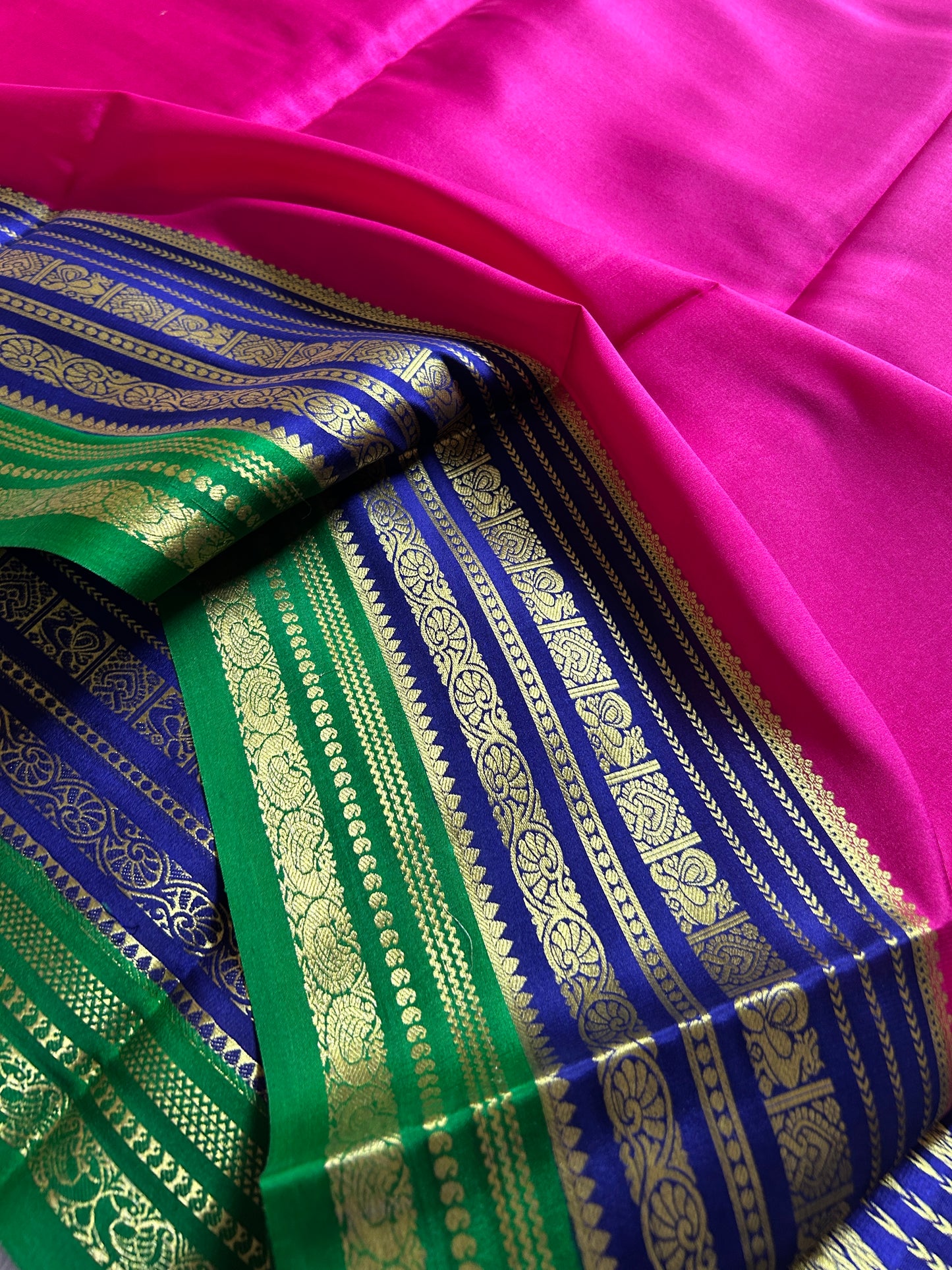 Kalpana (3D) : pink-blue-green
