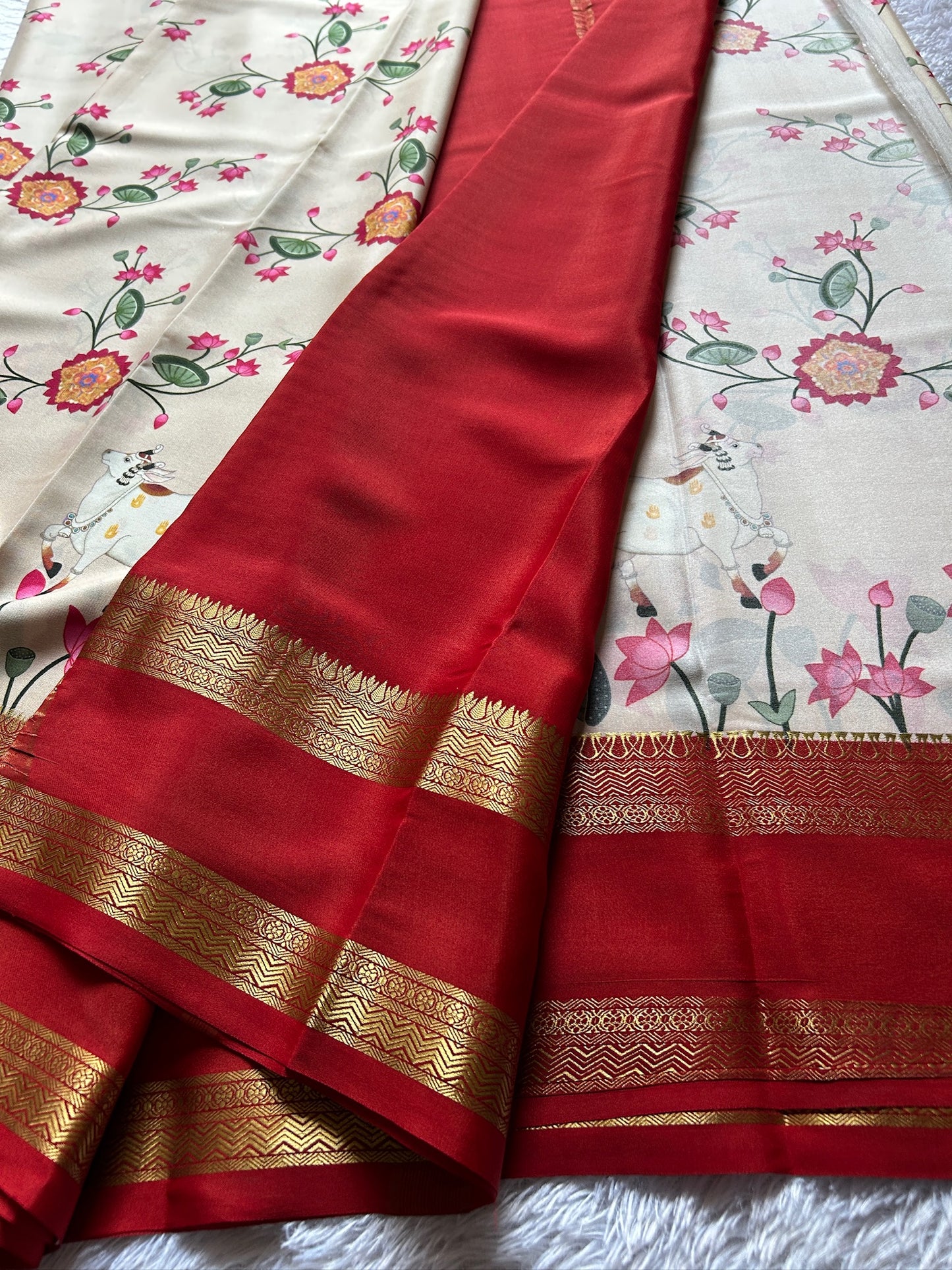 Kasturi : beige-red