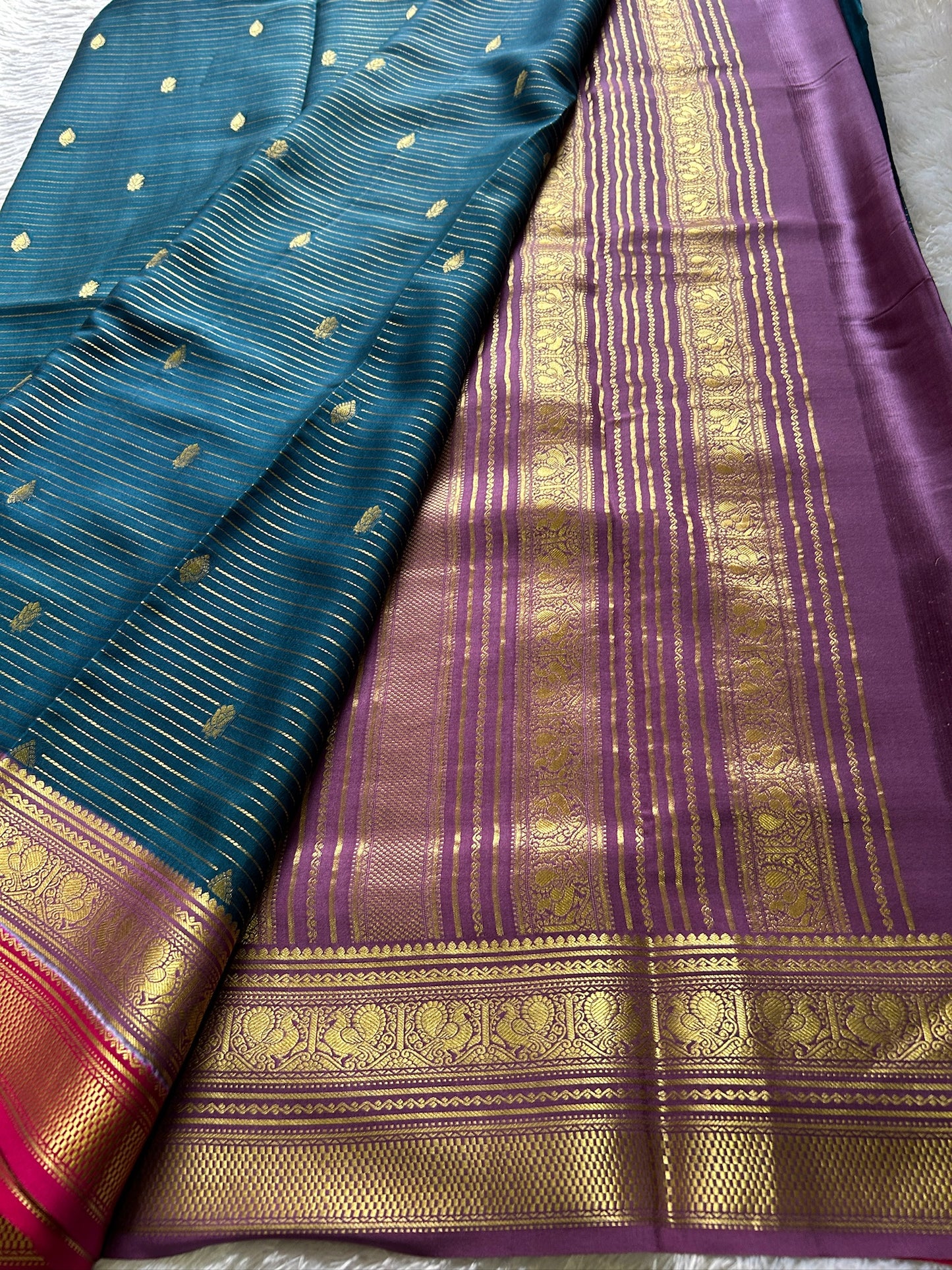 Amulya (3D) : Sapphire blue-lavender-pink