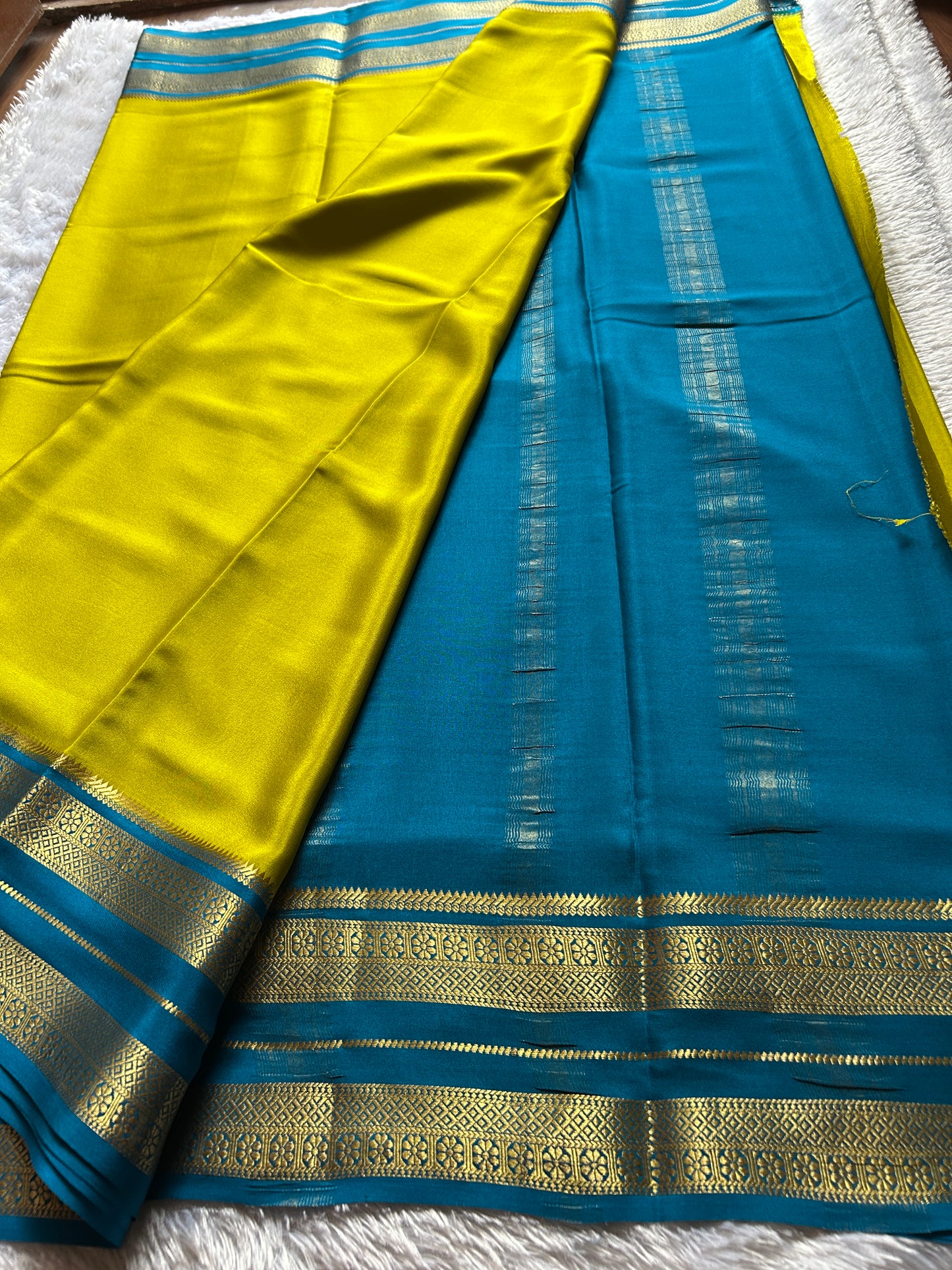 Raagini (2D) : Lime green-teal