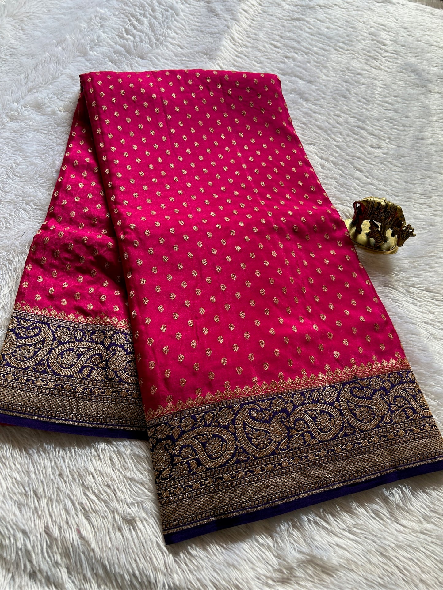 Menaka (2D) : pink-ink blue