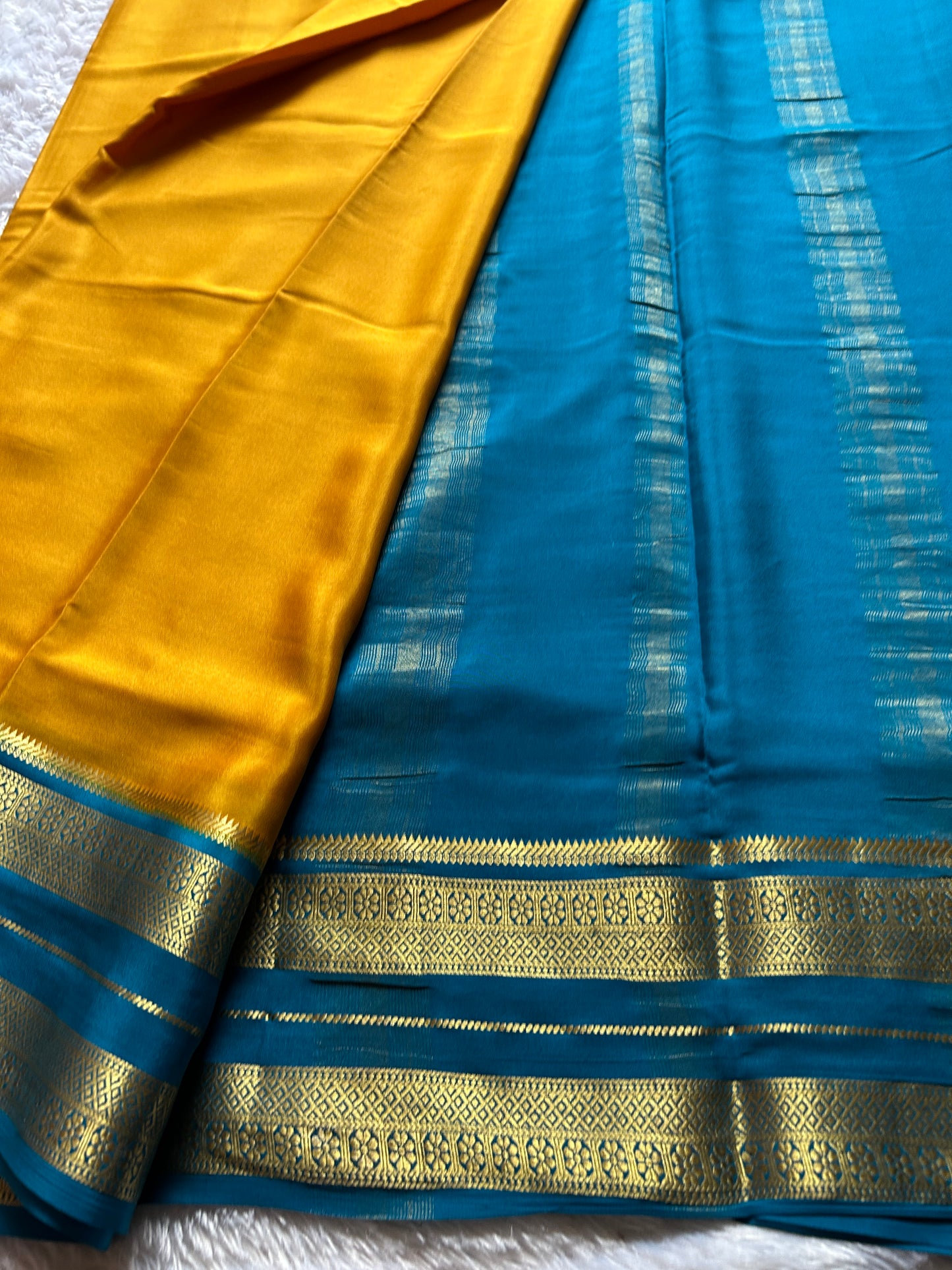 Raagini (2D) : Mustard-Teal