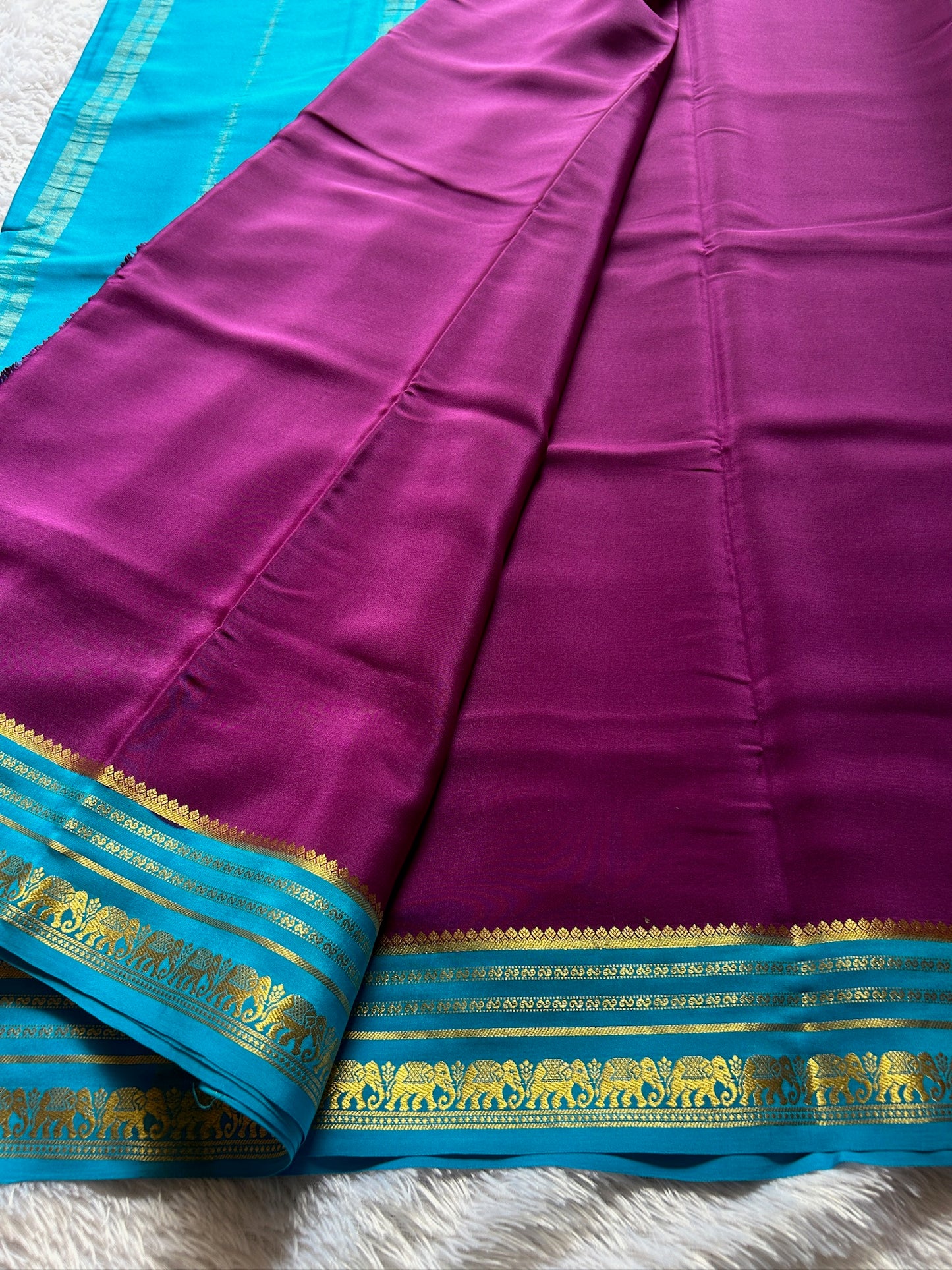 Eshwari (2D) : Plum-ananda blue