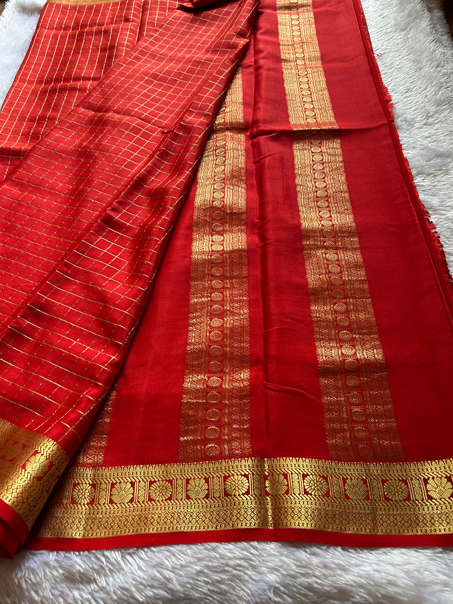 Chaya : Solid Red