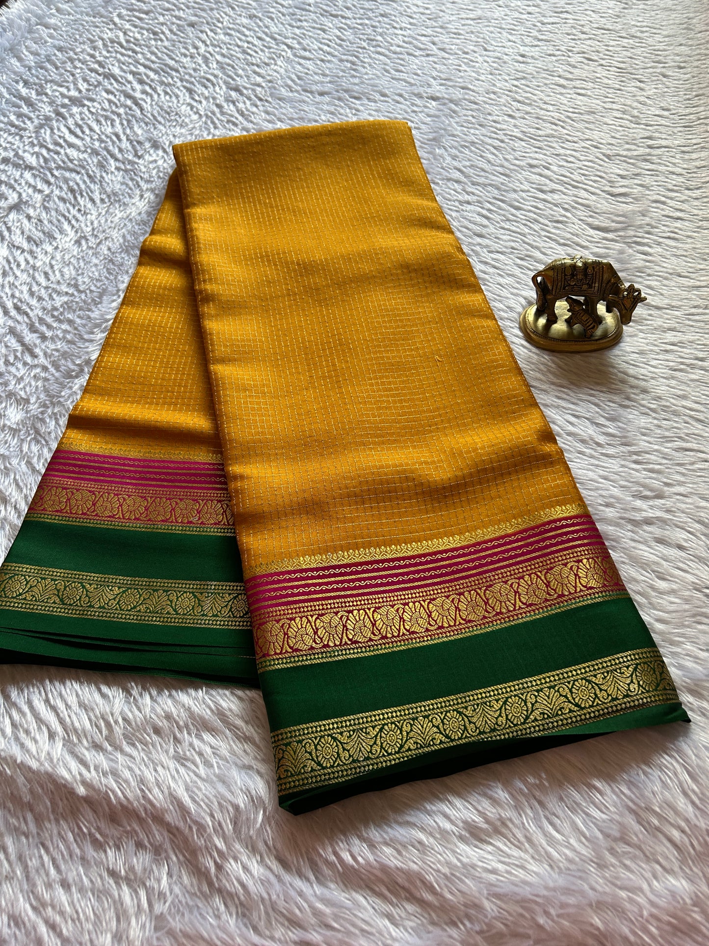 Gayatri (3D) : Yellow-pink-green