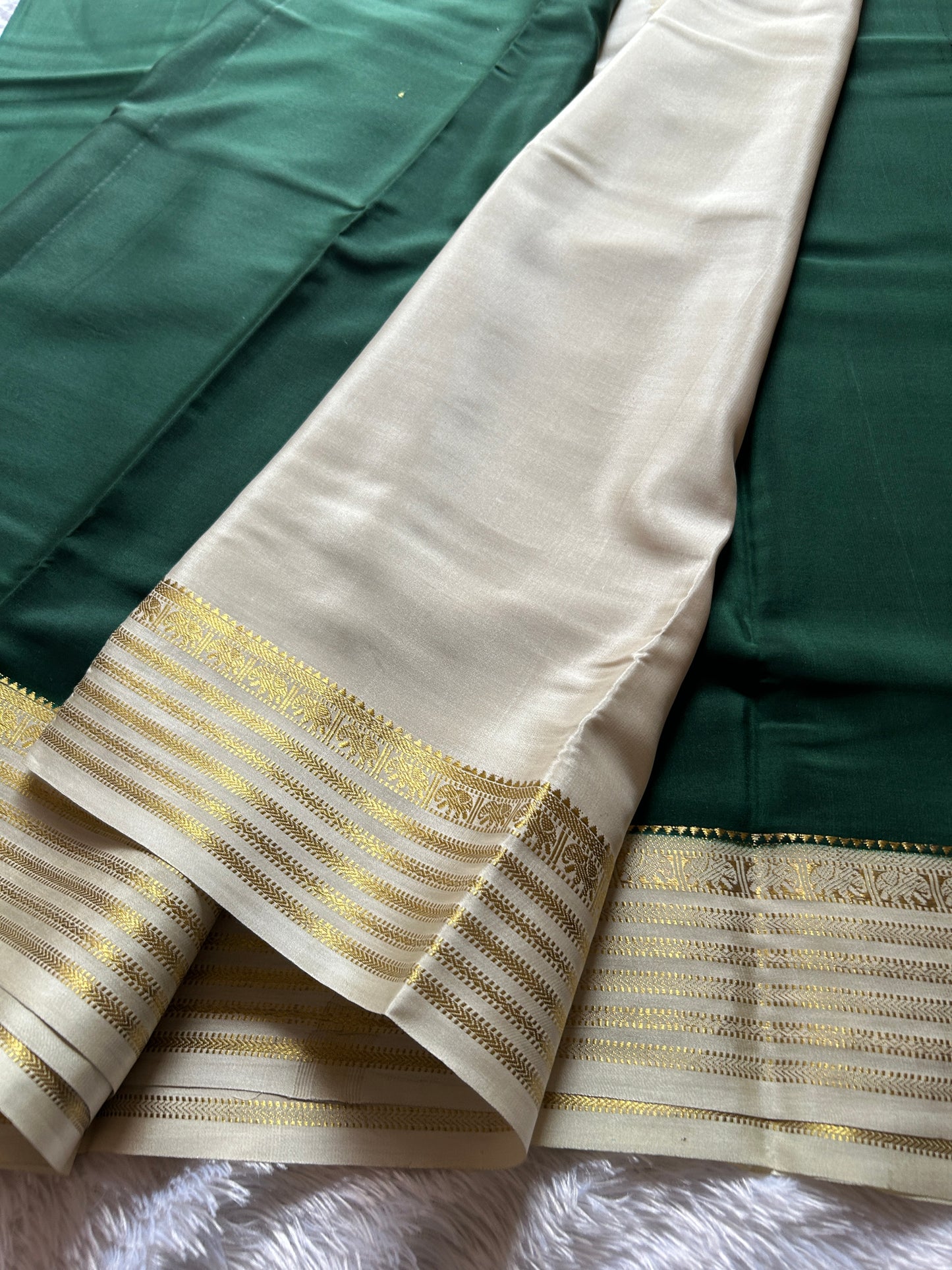 Soujanya : Dark green-off white