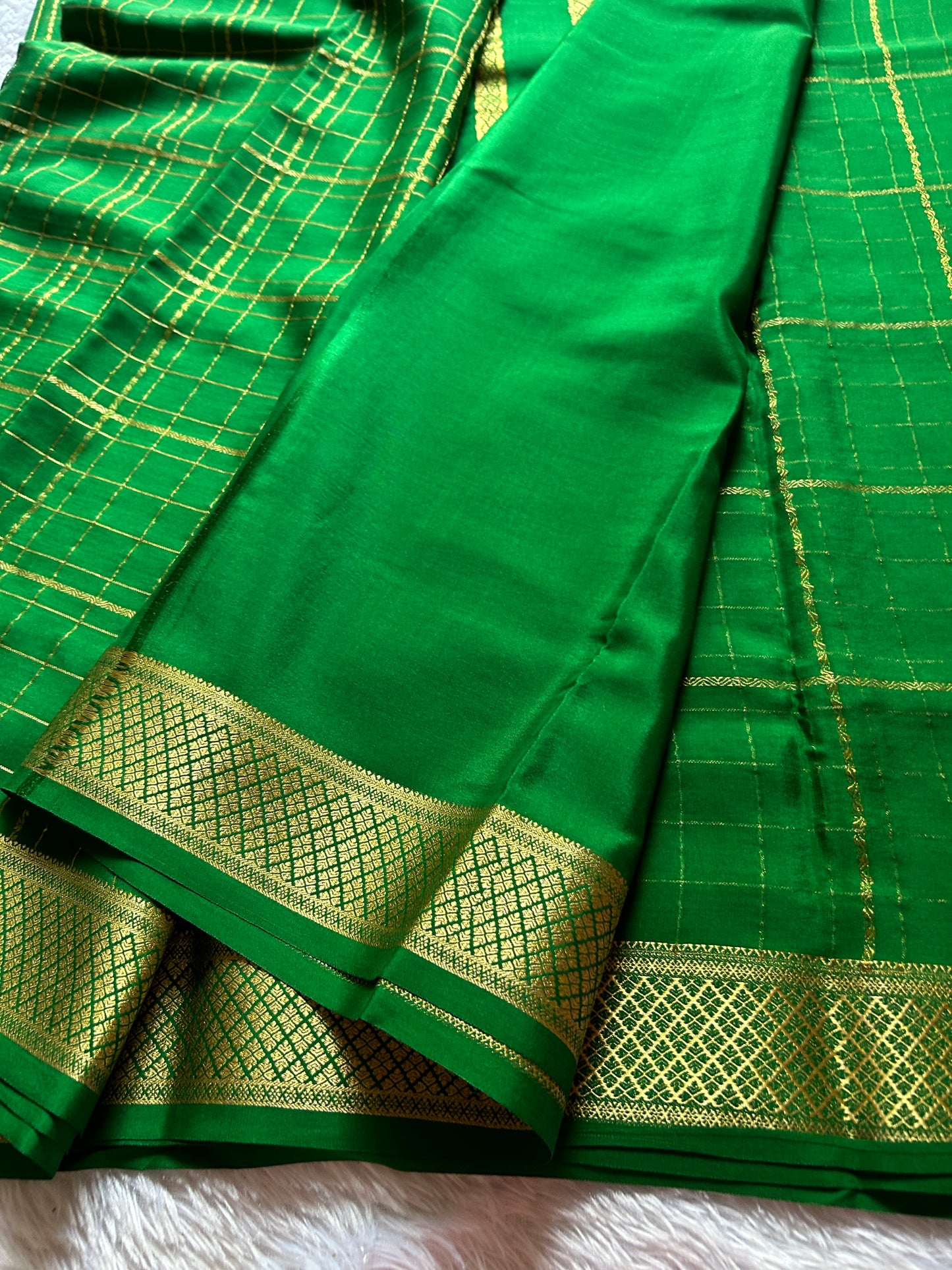 Sushma : Solid Green